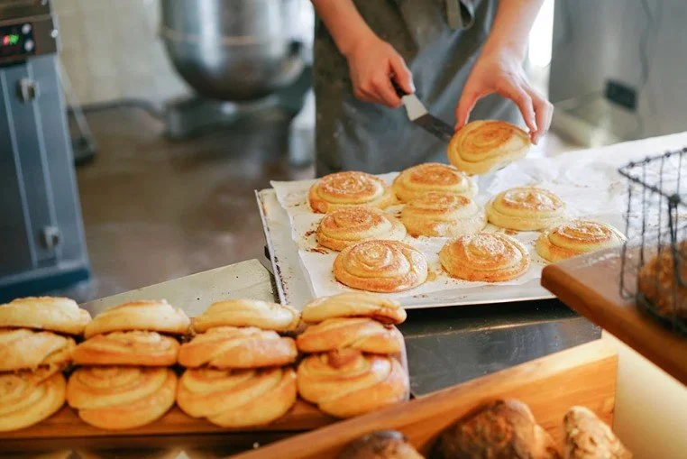 The Complete Guide to Choosing Commercial Bakery Equipment for Your Business