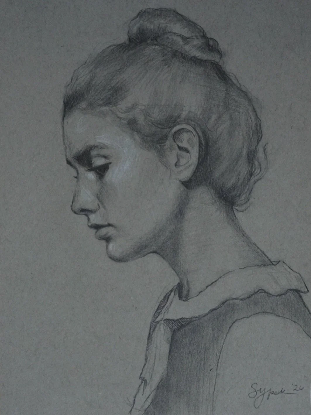 Enjoyed working on this study for a painting so much I had to finish the drawing!

A couple more studies to go then hopefully it will all come together 🤞🏼🐰💔

.
Graphite on toned paper
.
#graphitedrawing #paintingstudy #portraitartists #oilpainter