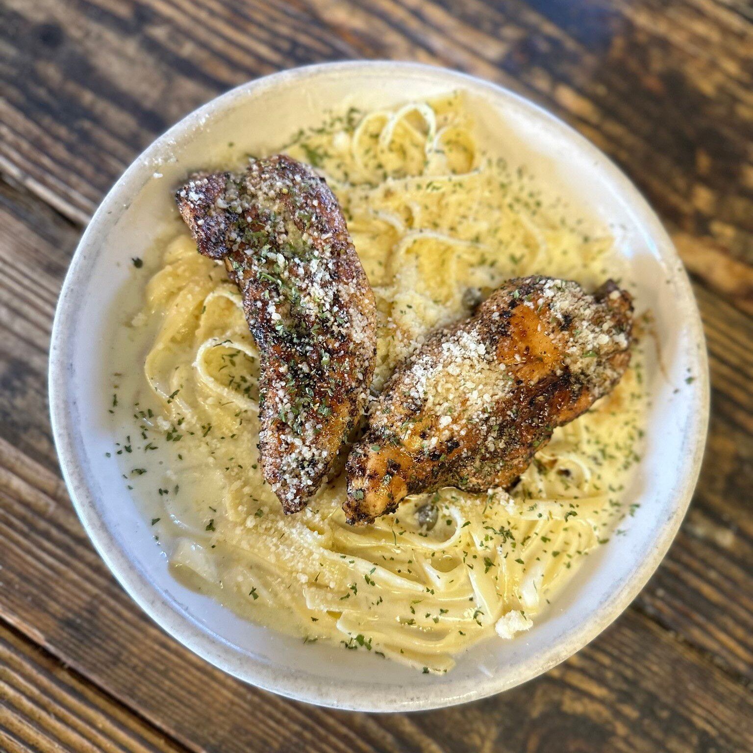 Word on the street (from JB Royer) is that this Chicken Pasta Piccata is the 'best pasta he's EVER had!' 🥳

Come see for yourself!  We'll be open until 9PM!
.
.
.
.
#cookingwithJBandJamie #roundtoptx #antiqueshow #NationwideShipping #bigtastetinytow