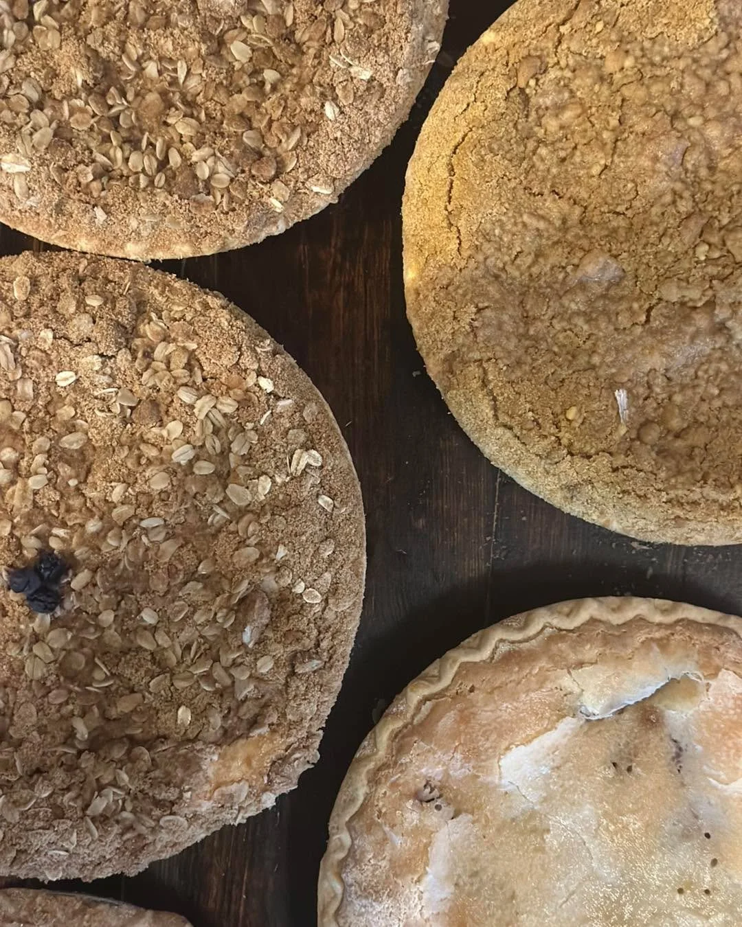 🎃 Open 11 to 9 PM today, no tricks only treats!
.
.
.
#bigtastetinytown #royersroundtopcafe #roundtoptx