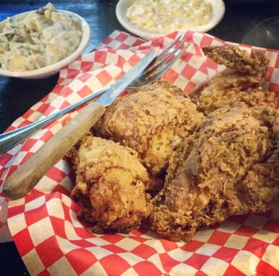 🍗 Fried Chicken Special! 

Get 4 pieces of  fried chicken served with creamed corn &amp; mashed potatoes.

Available today from 11am&ndash;2pm!
.
.
.
#royersroundtopcafe #bigtastetinytown #roundtoptx