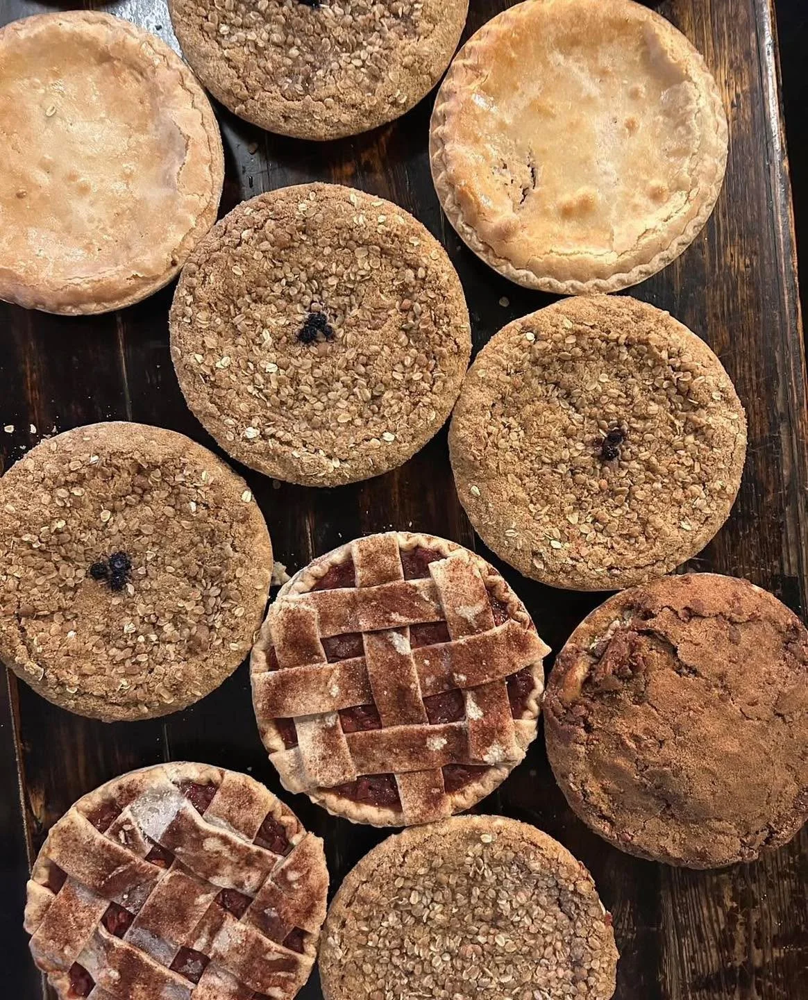 Sunny weather calls for a Round Top run! Lunch + pie = perfect day. ☀️🥧
.
.
.
#bigtastetinytown #royersroundtopcafe #roundtoptx