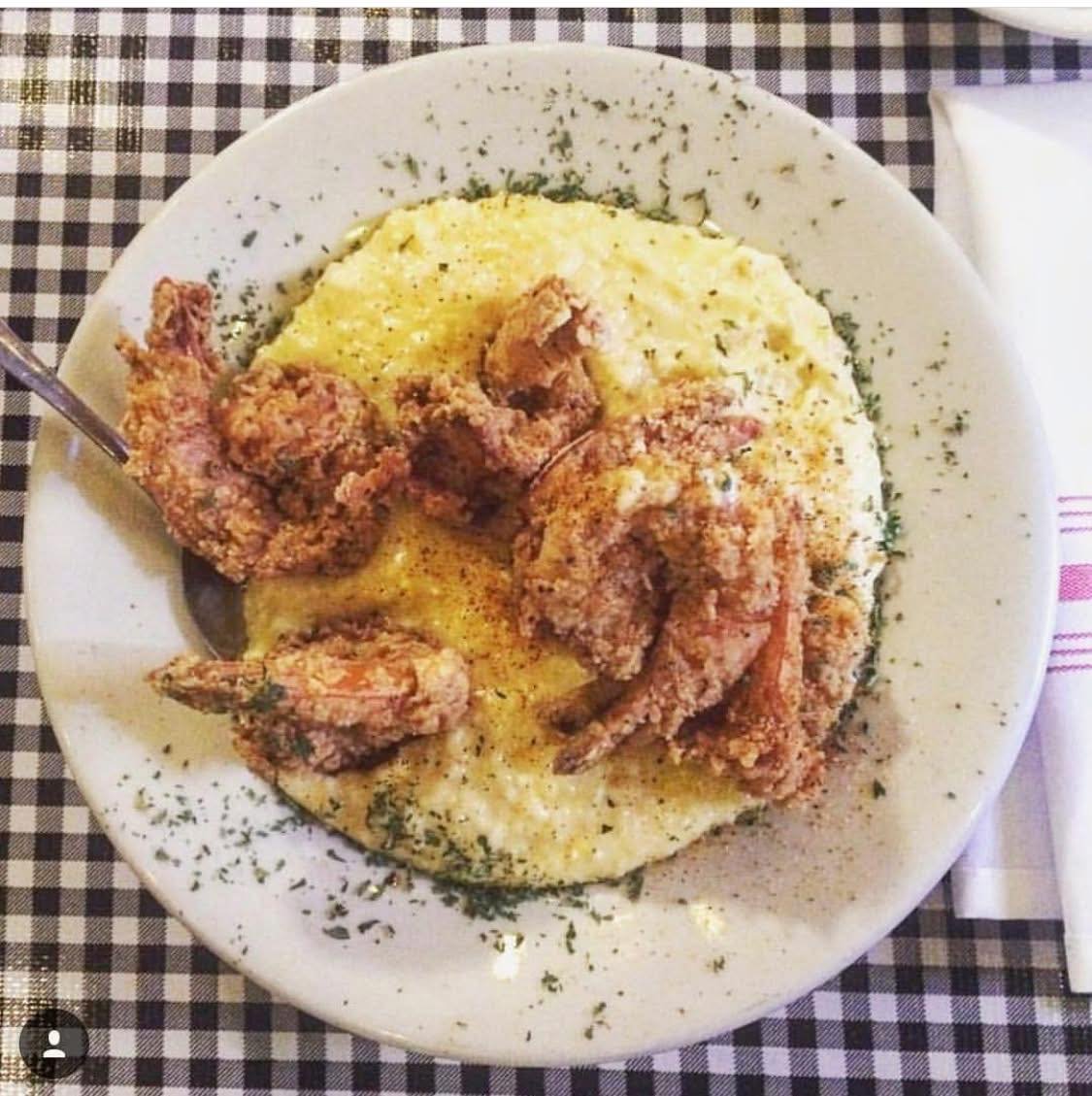 🔥 Corey&rsquo;s Fried Shrimp &lsquo;n Grits is hard to beat! 

Crispy fried shrimp served on a bowl of creamy jalape&ntilde;o cheese grits for the perfect mix of crunch, spice, and comfort food goodness. Come grab a bowl and taste the hype! 🍤🧀✨
.

