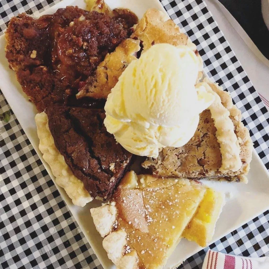 🥧 Can&rsquo;t decide on just one slice? You don&rsquo;t have to!

Our Pie Sampler lets you enjoy a little bit of everything, so you can taste more of your favorites in one delicious dessert. Perfect for sharing&hellip; or keeping all to yourself. 😋