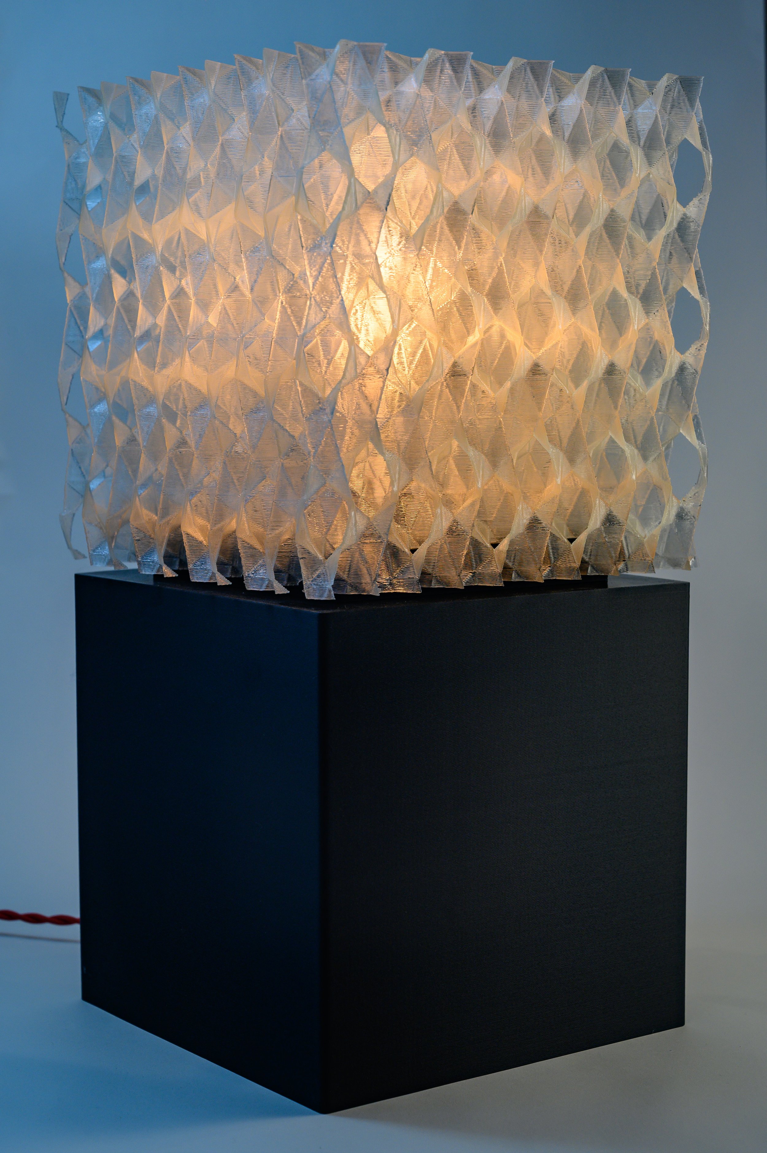 undefined_objects_gyroid_lamp_black_S14G.B11B-5.jpg