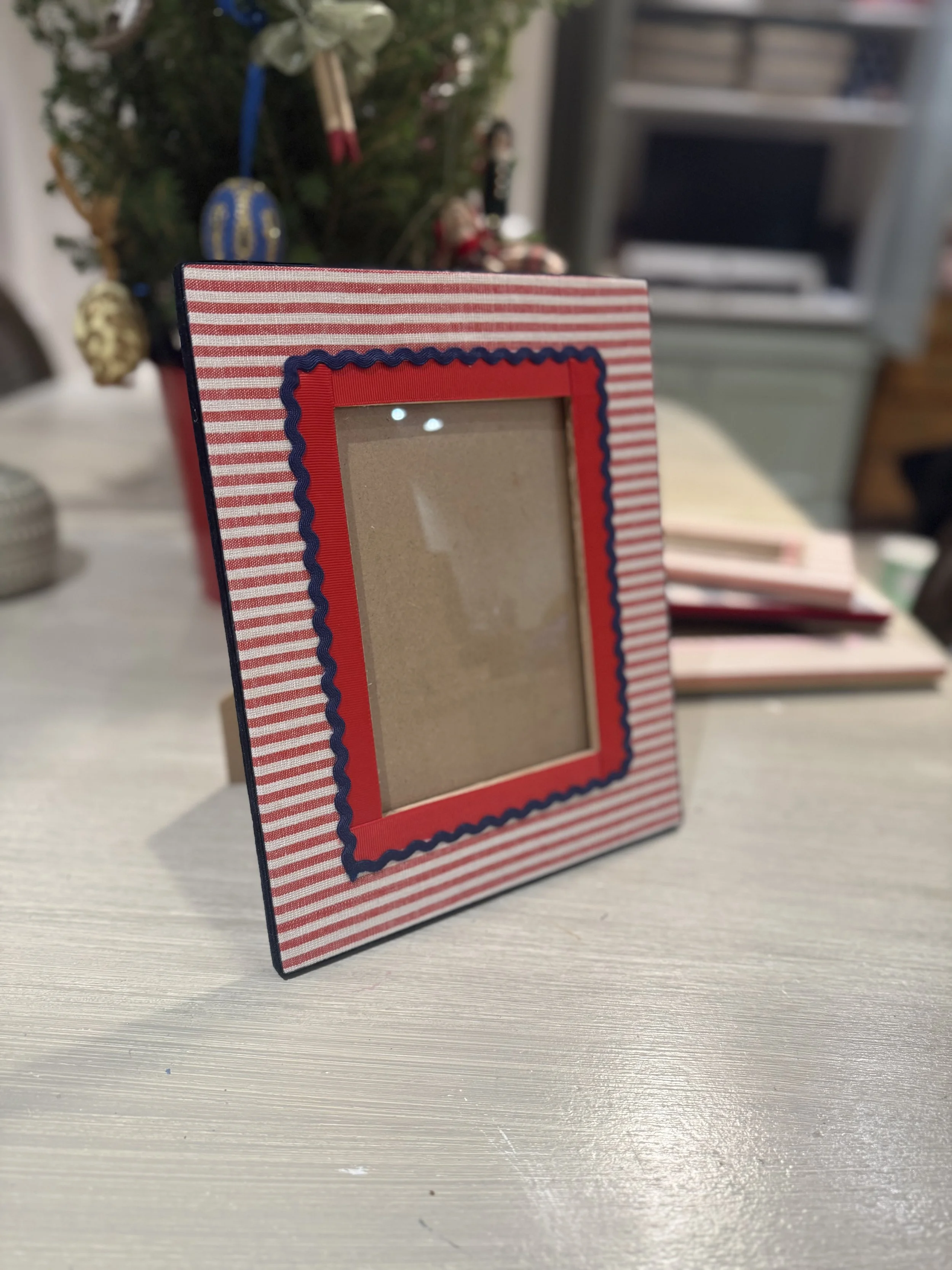 PHOTOGRAPH FRAME RED TICKING