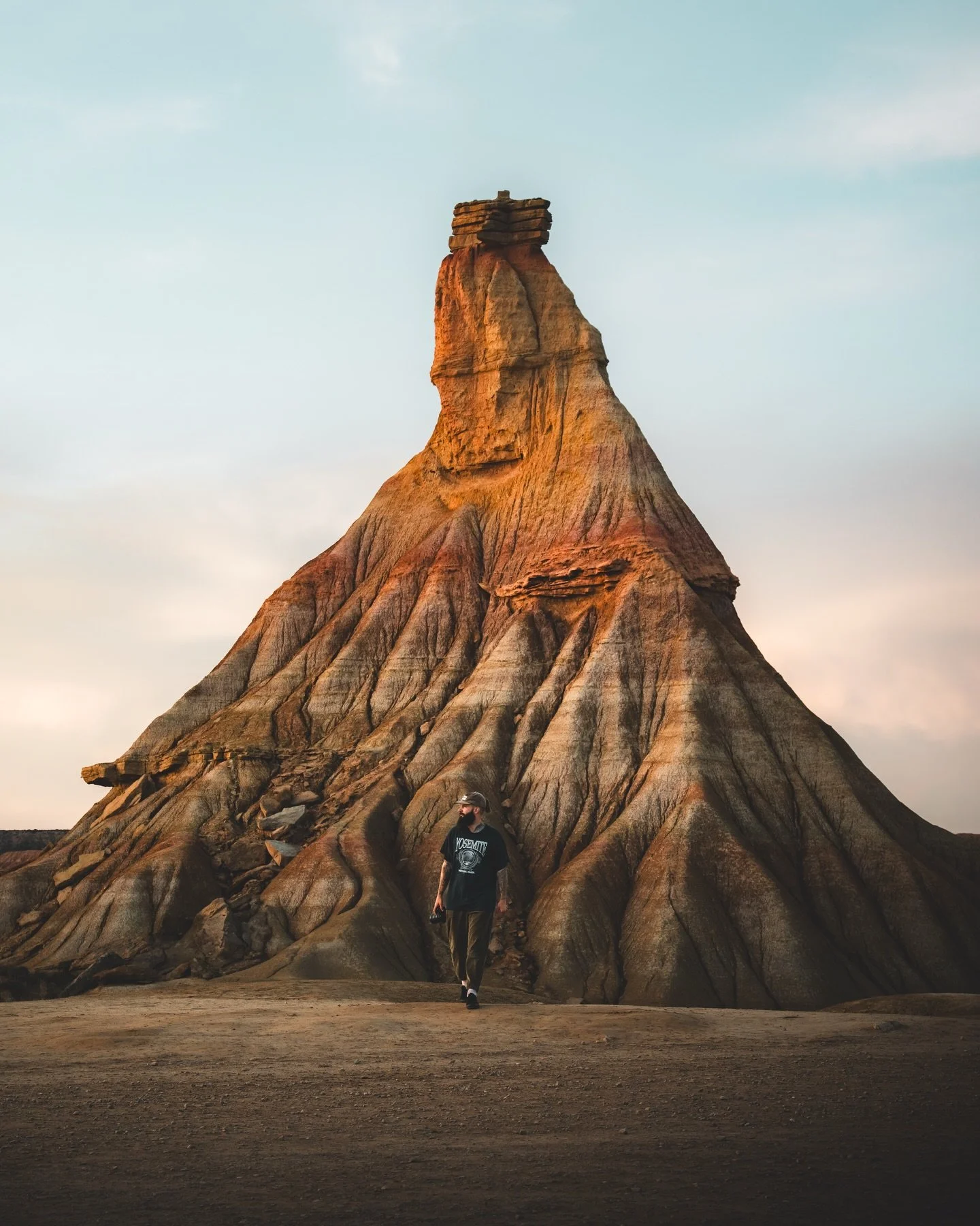 In this constant quest to find the most amazing corners of our planet, I stumbled upon a piece of the Wild West, right here in Western Europe.

The vibe of this place instantly threw me into the world of the most iconic western movies.

This trip als