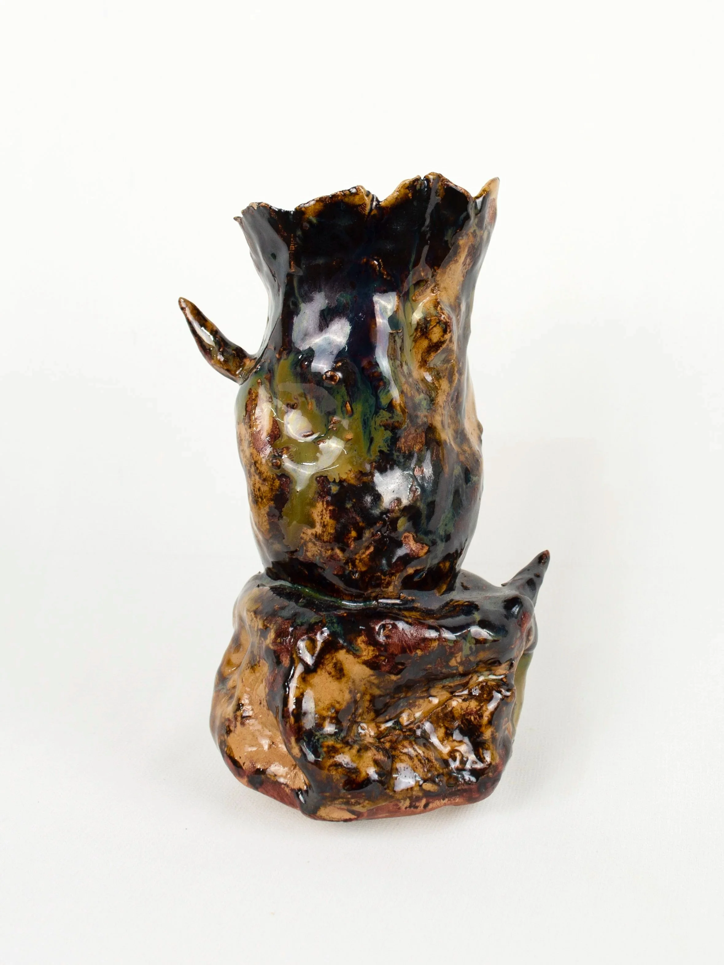 Carbon Vas, 2025. Glazed earthenware — 9.5 x 16 x 8 cm