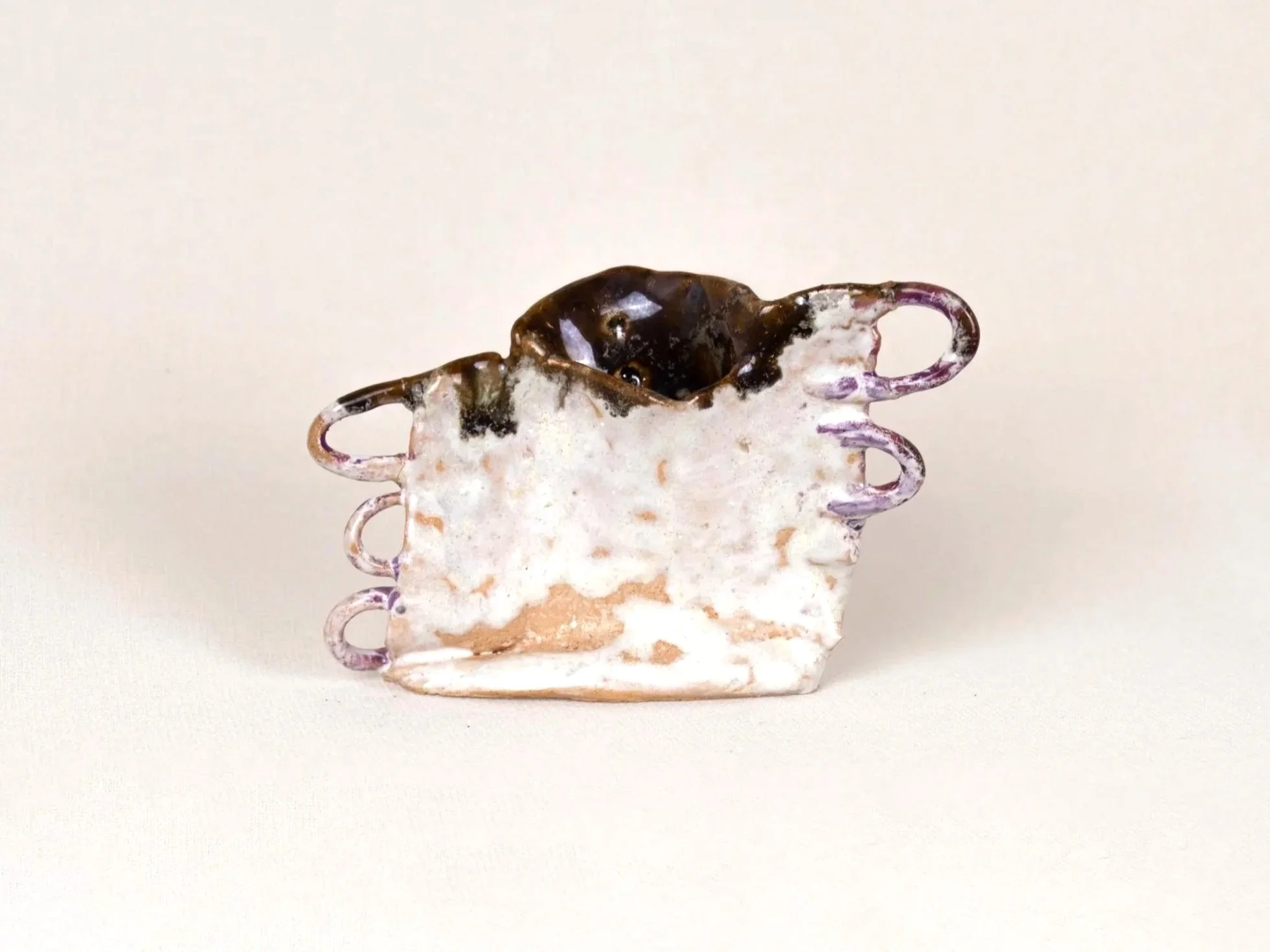 Envelop Single Flower Vas, 2024. Glazed earthenware — 10 x 6 x 2.5 cm