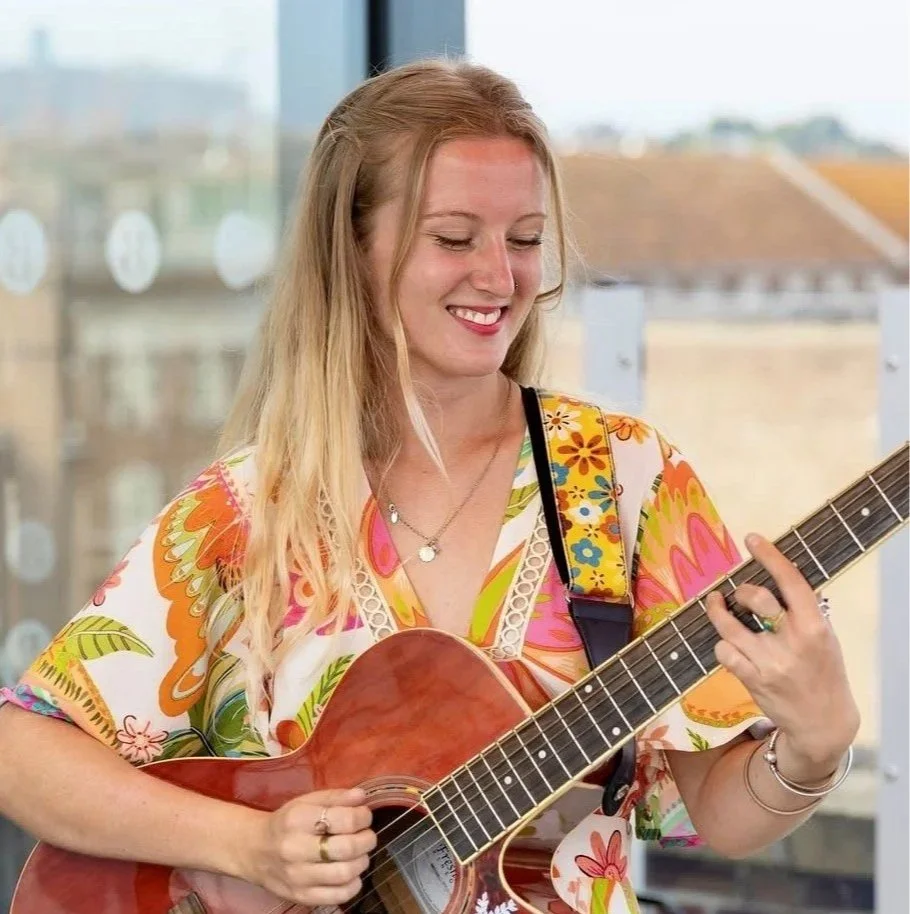 🌸 An Afternoon with Daisy Mae in the Secret Garden 🌸