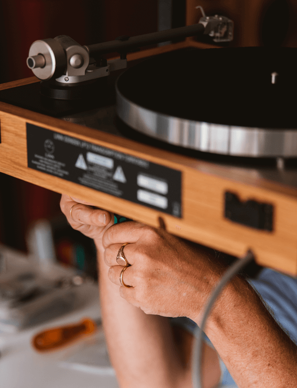 Linn LP12 Turntable Service