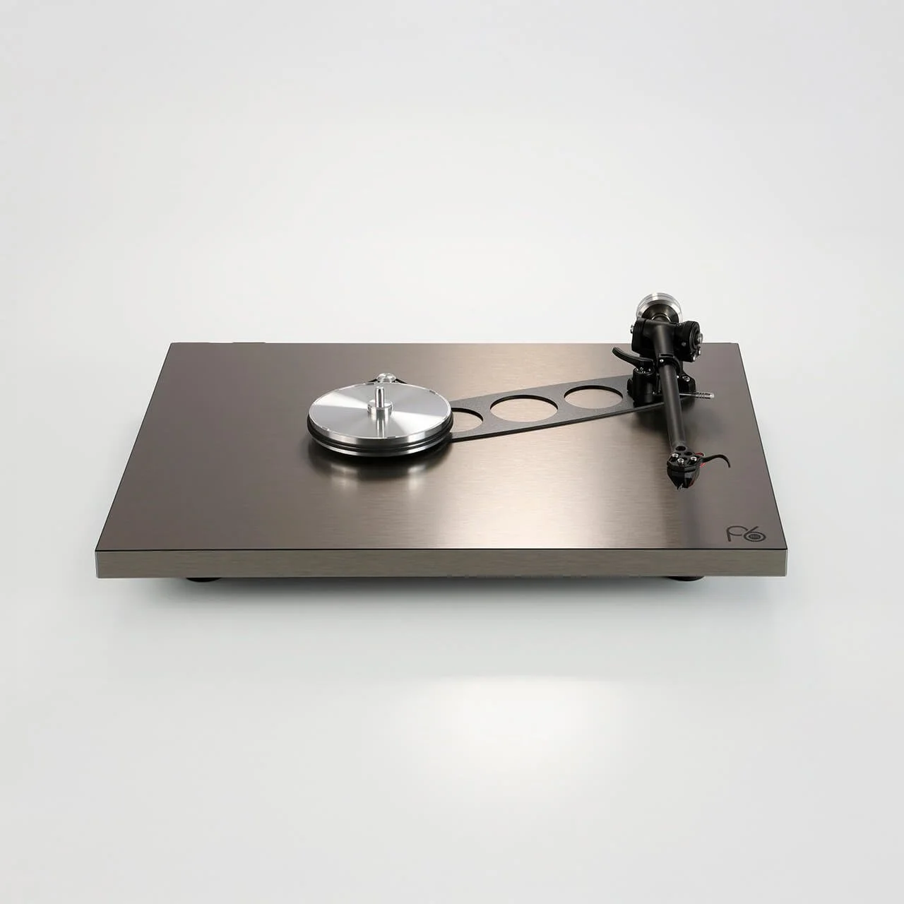 Rega_P6_RS_Edition_Soundstage_hi-fi_noplatter_sml.jpg