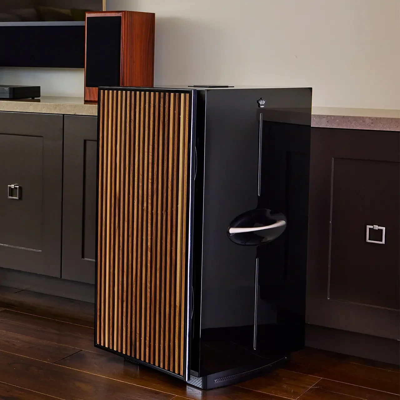 rel_212_subwoofer_blk_lifestyle.webp