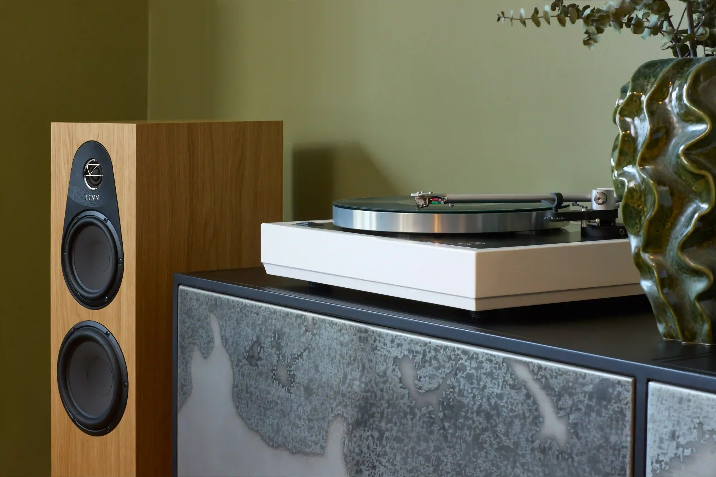 Linn Majik Music System with LP12 turntable