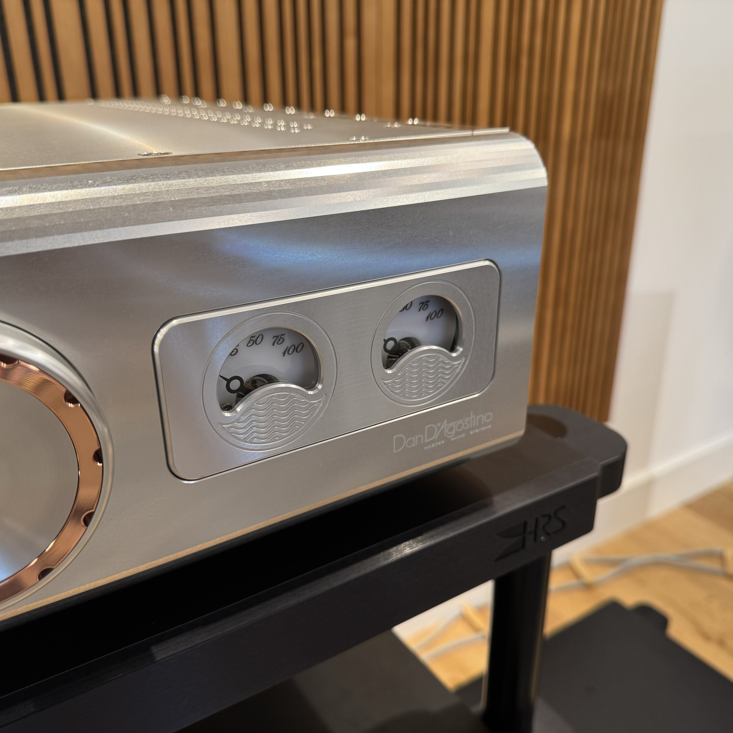 dan_dagostino_progression_integrated_amp_pre_owned_2.jpg