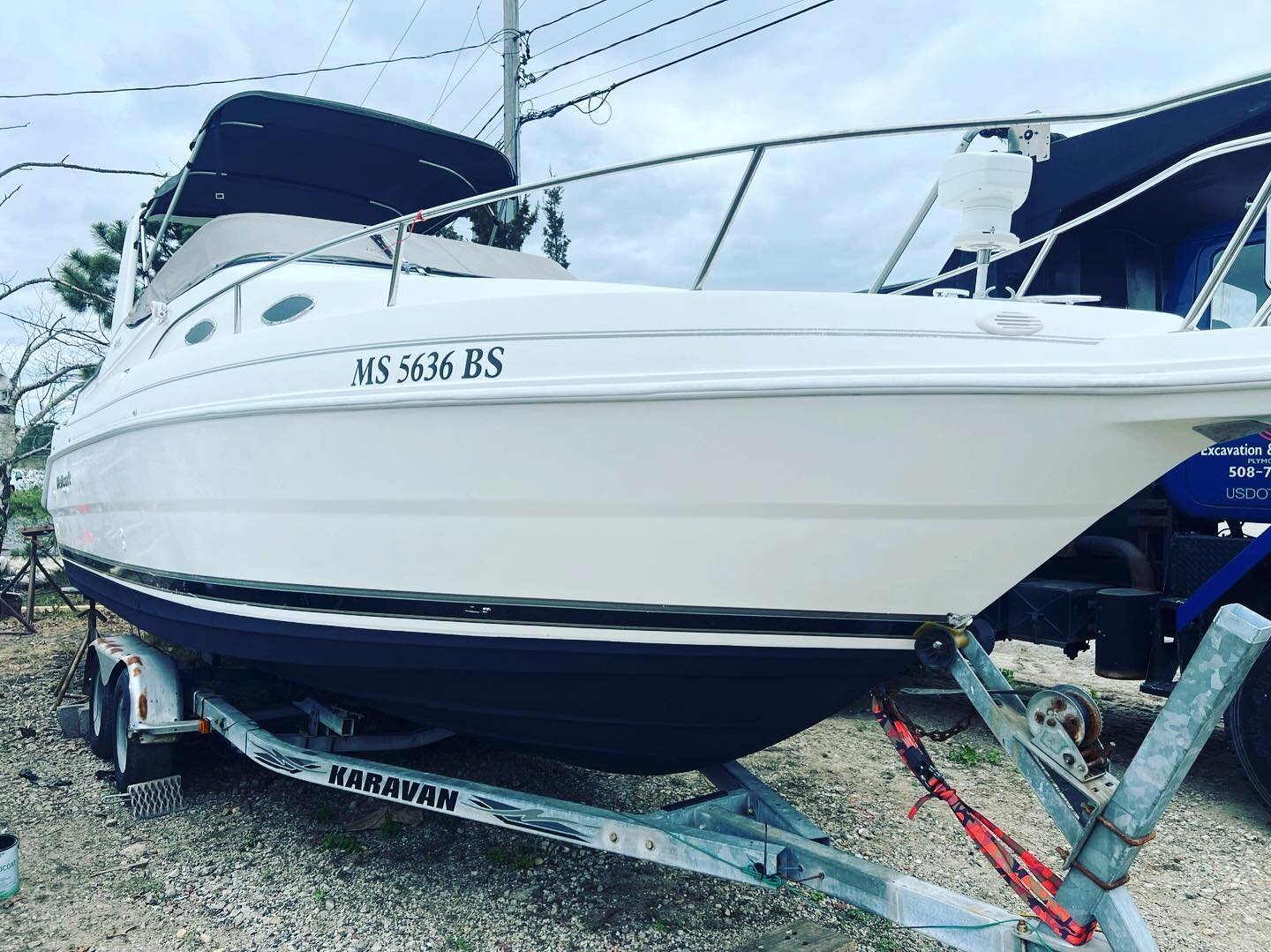 Fresh new #bottompaint for the 2023 boating season! 

Give us a shout for a quick fresh coat of paint! Rytheboatguy.com 

#boatdetailing #boating #plymouth #plymouthma #southshore #boat #paint #summer #ocean #saltwater #boatpainting #massachusettsboa