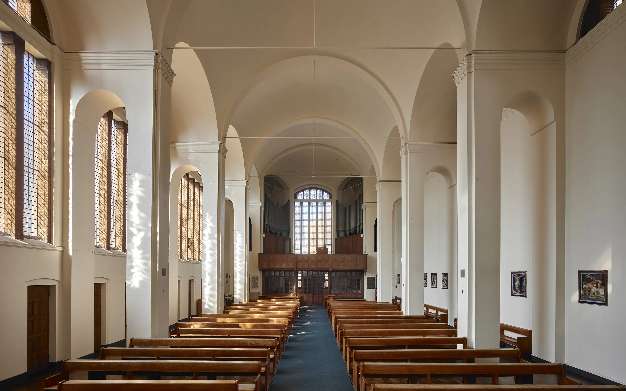 The Most Holy Trinity, Bermondsey Interior.jpg