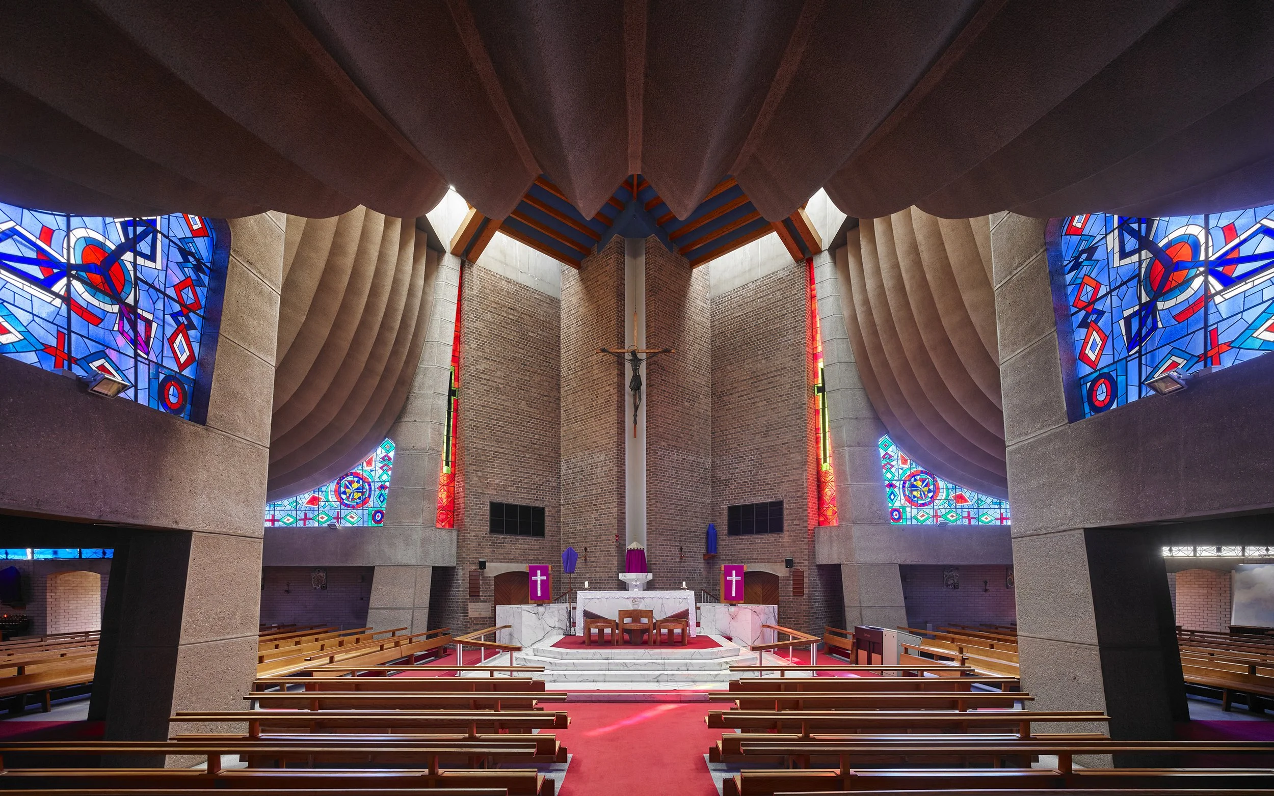 Our Lady Help of Christians, Birmingham Interior B.jpg