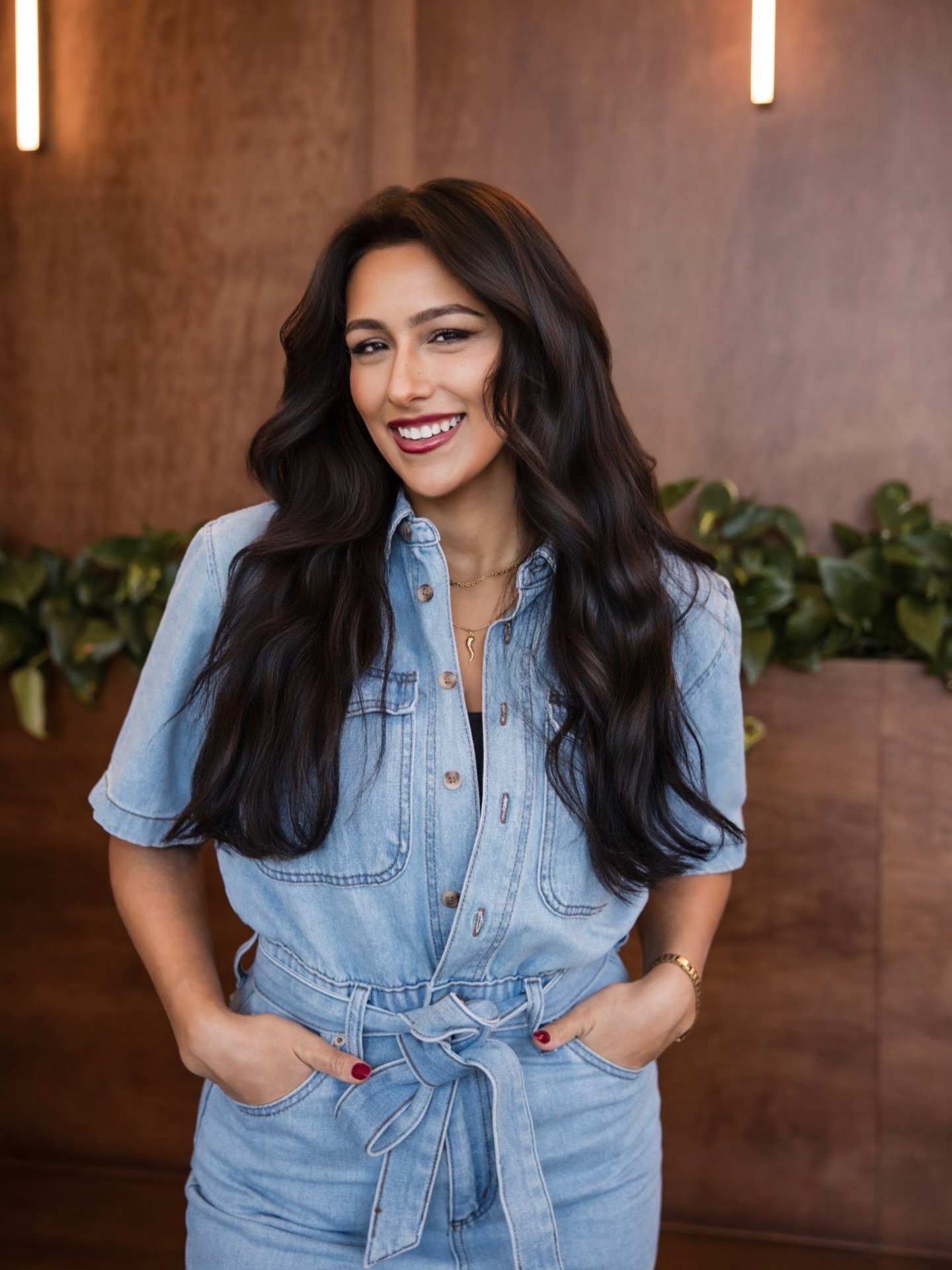 Let me officially introduce my CO-Stylist Amanda. ✨✨ As you may have noticed we work pretty hand and hand these days. You can expect to catch her in the salon taking amazing care of my clients now and through my maternity leave. She is also continuin