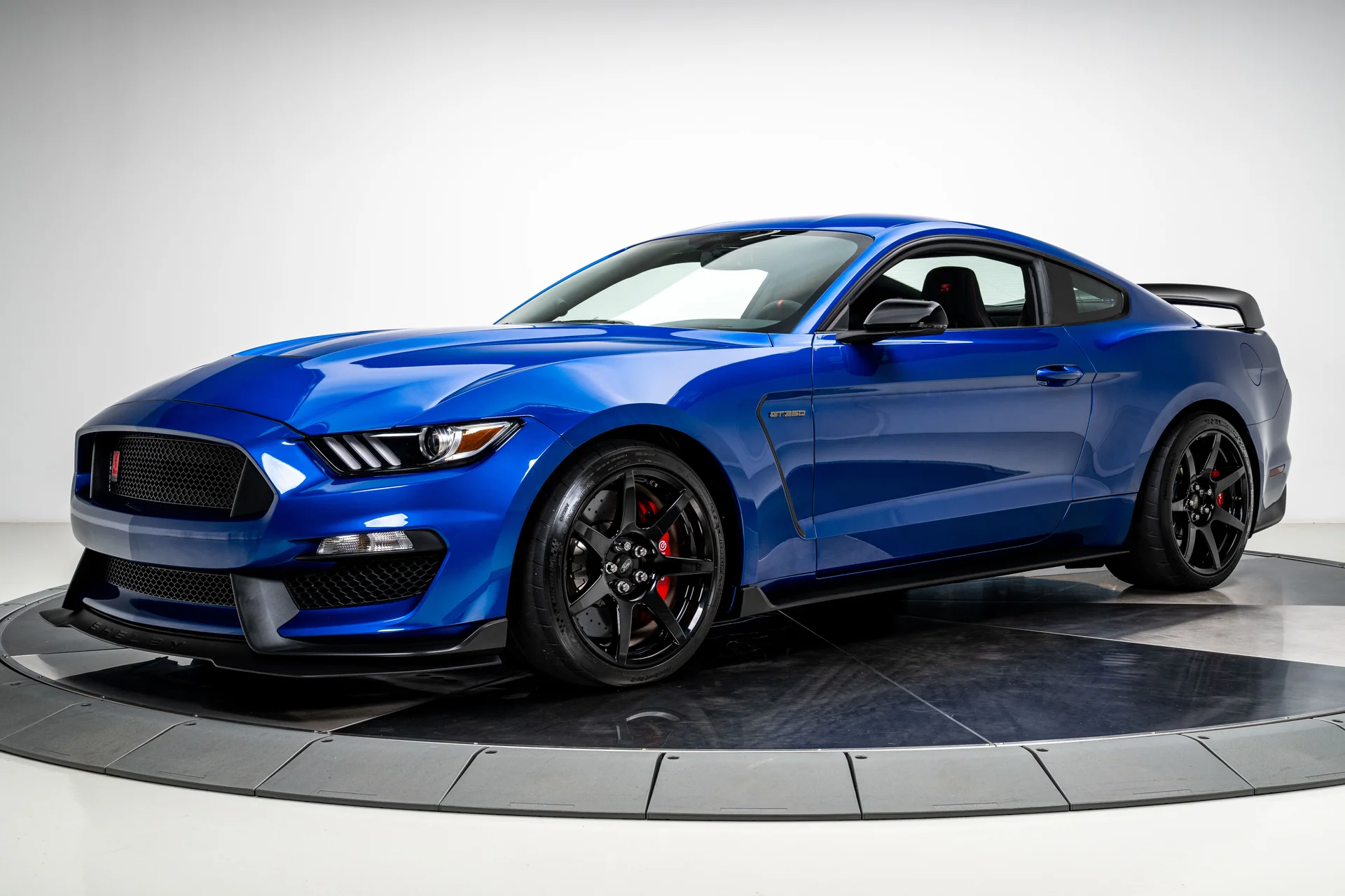 How to Make Your Vehicle Listings Pop