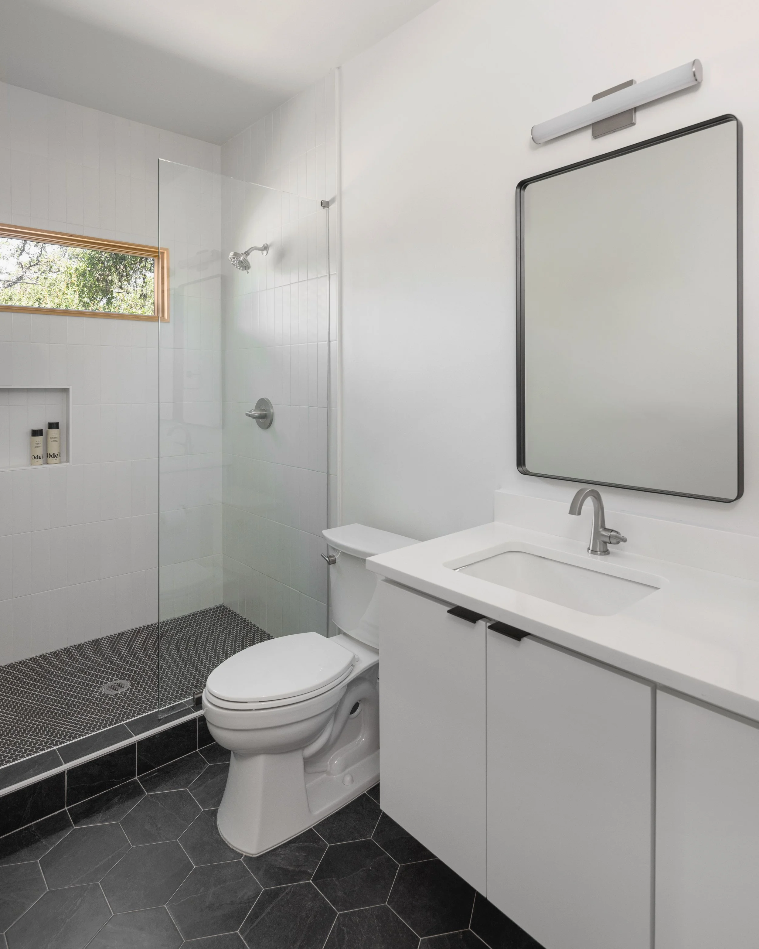 pencil I-primary bath.jpg