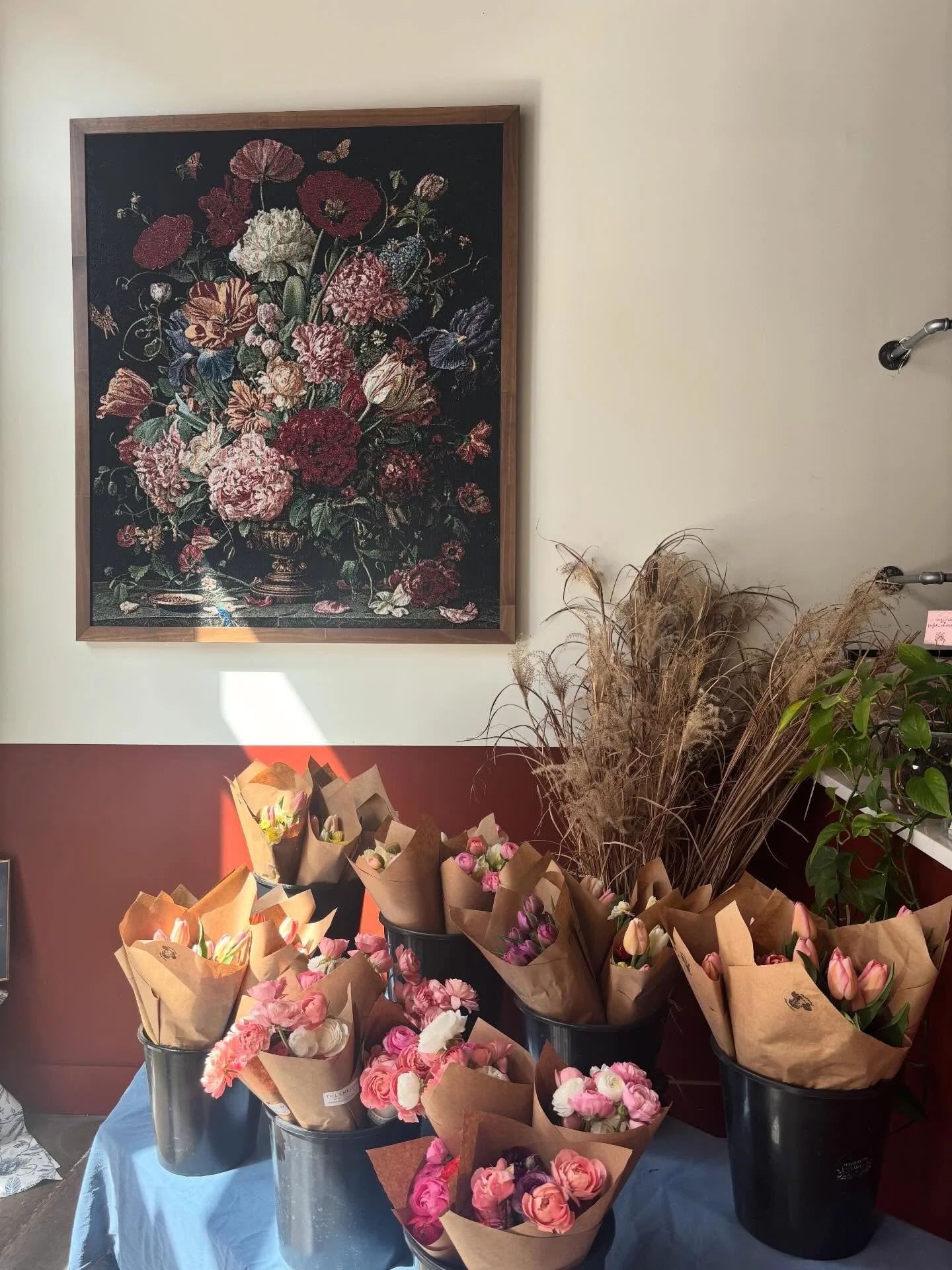 Wow, Roanoke. You all showed up for us and @altarcoffeeva on opening day&mdash;we sold out and felt all the love! Thank you so much ❤️❤️❤️

Our regular hours are now: 
Tuesday&ndash;Friday: 12&ndash;6
Saturday: 10&ndash;2

Come see us and treat yours