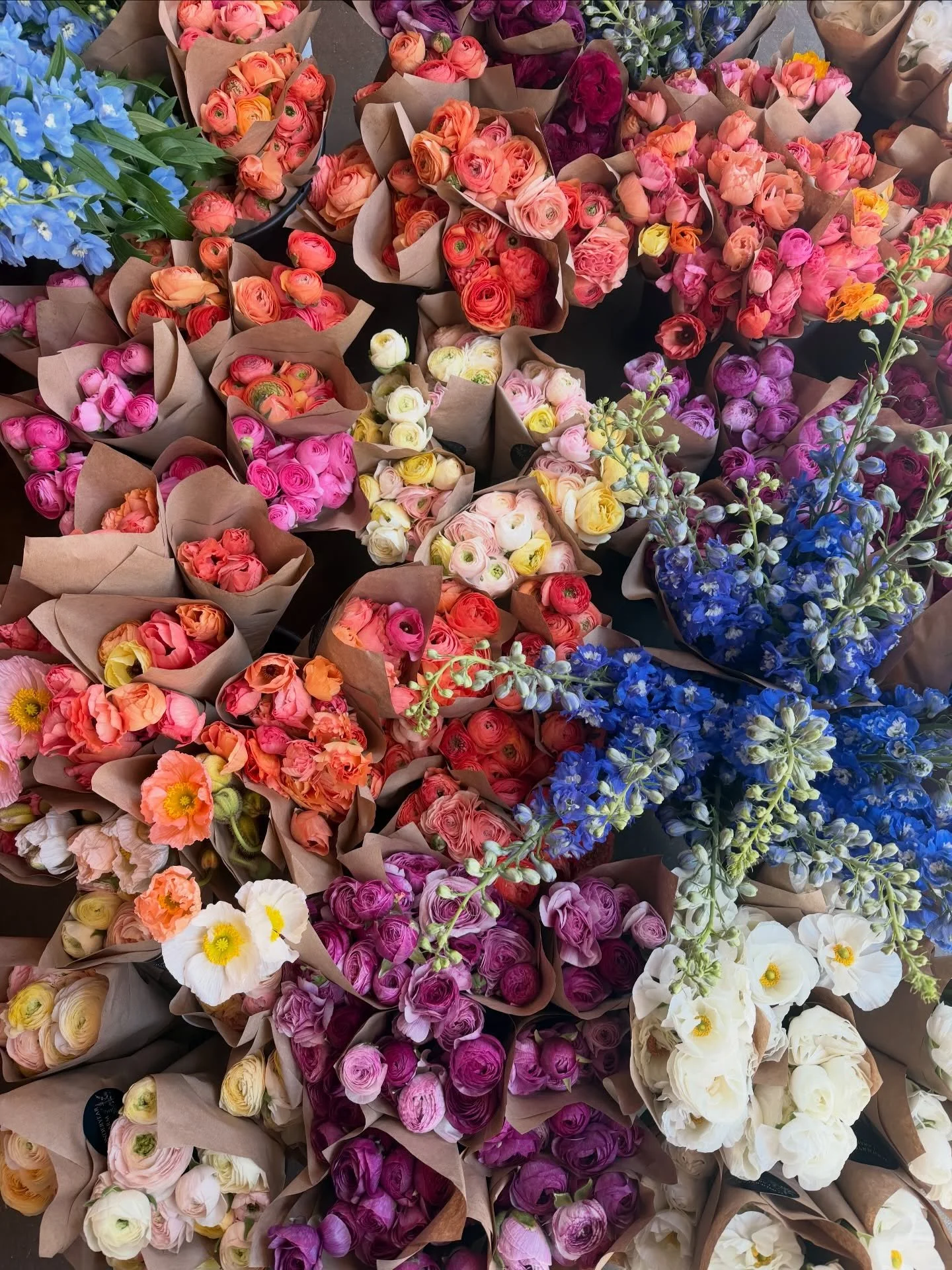 We&rsquo;re overflowing with beauty in the flower shop today - thank you @yonderyearfarm 🙌🏼🌸✨ 

$15 &amp; $20 bunches are here and they are an absolute steal for the most gorgeous spring blooms right now!!!

Come by and see us TODAY from 3&ndash;6