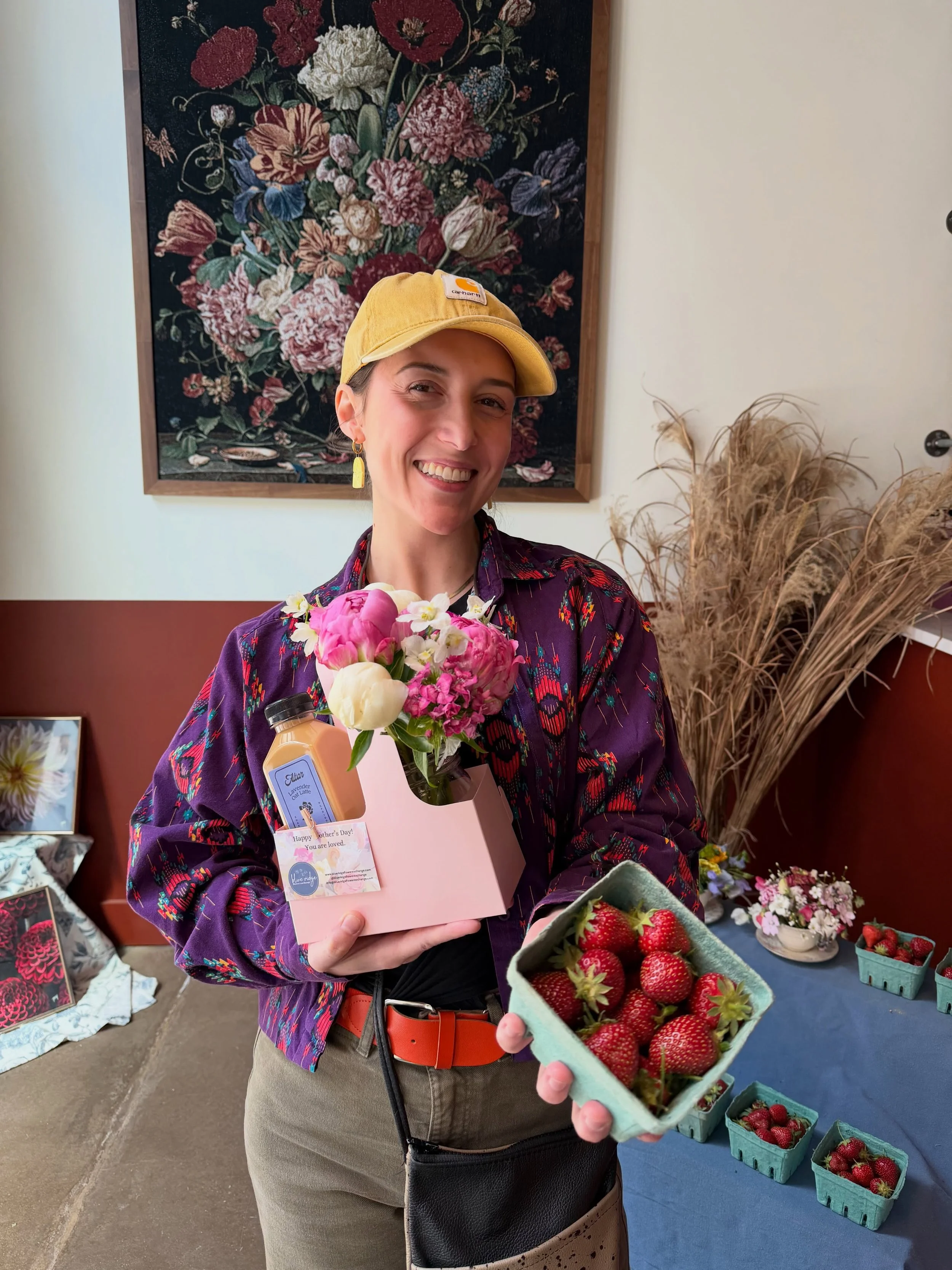 OPEN until 6 pm tonight + tomorrow from 10 to 2 🌸✨ There is an abundance of late spring blooms right now: straight bunches, mixed bouquets, all the good stuff! Bouquets range from $15&ndash;30&hellip; what a steal for fresh, local flowers 👀

And th