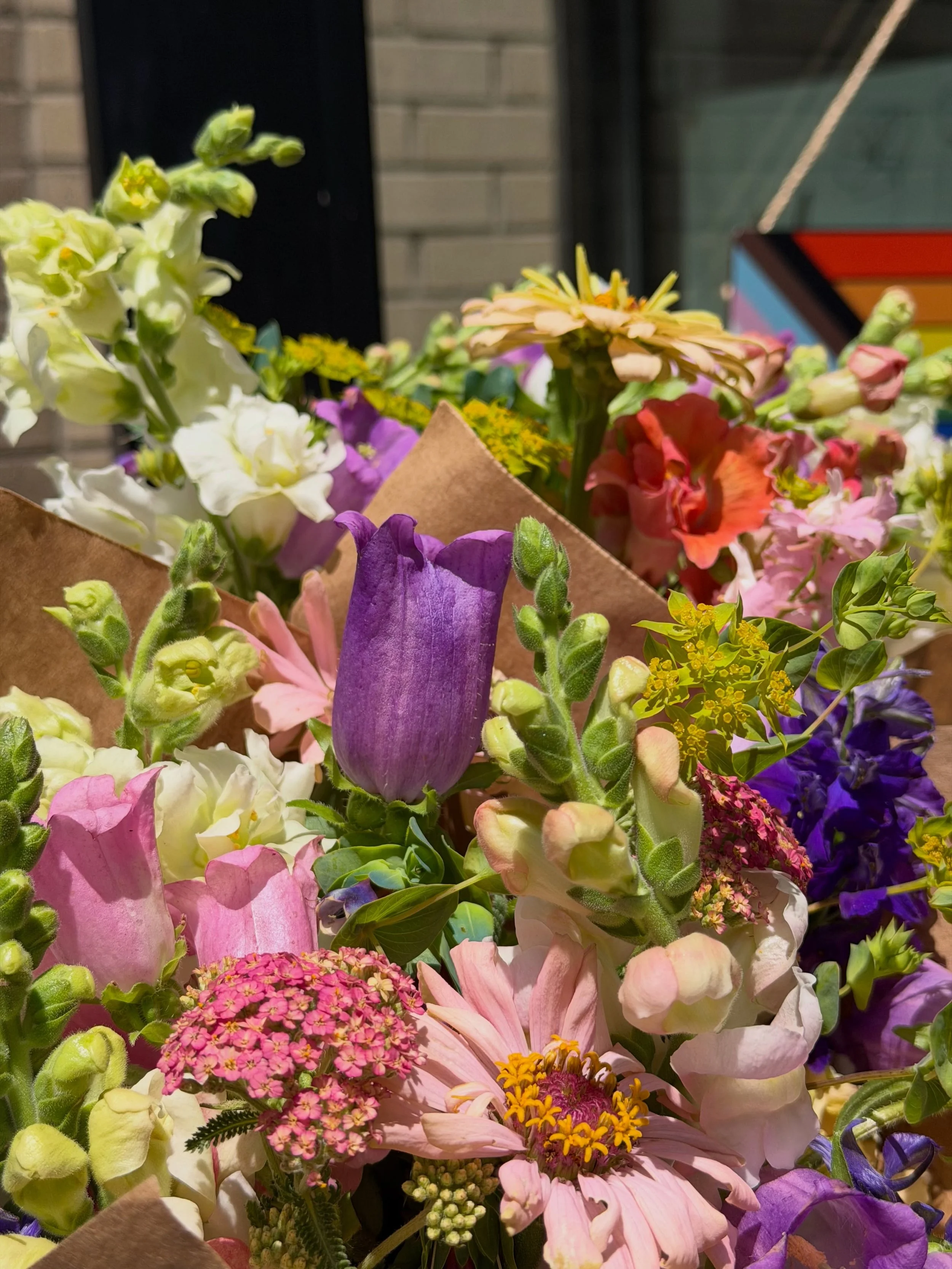 Laura of @larkandskyfarms is at the flower shop until 2 pm with mixed bunches and bouquets this beautiful Saturday!! 💐💐💐