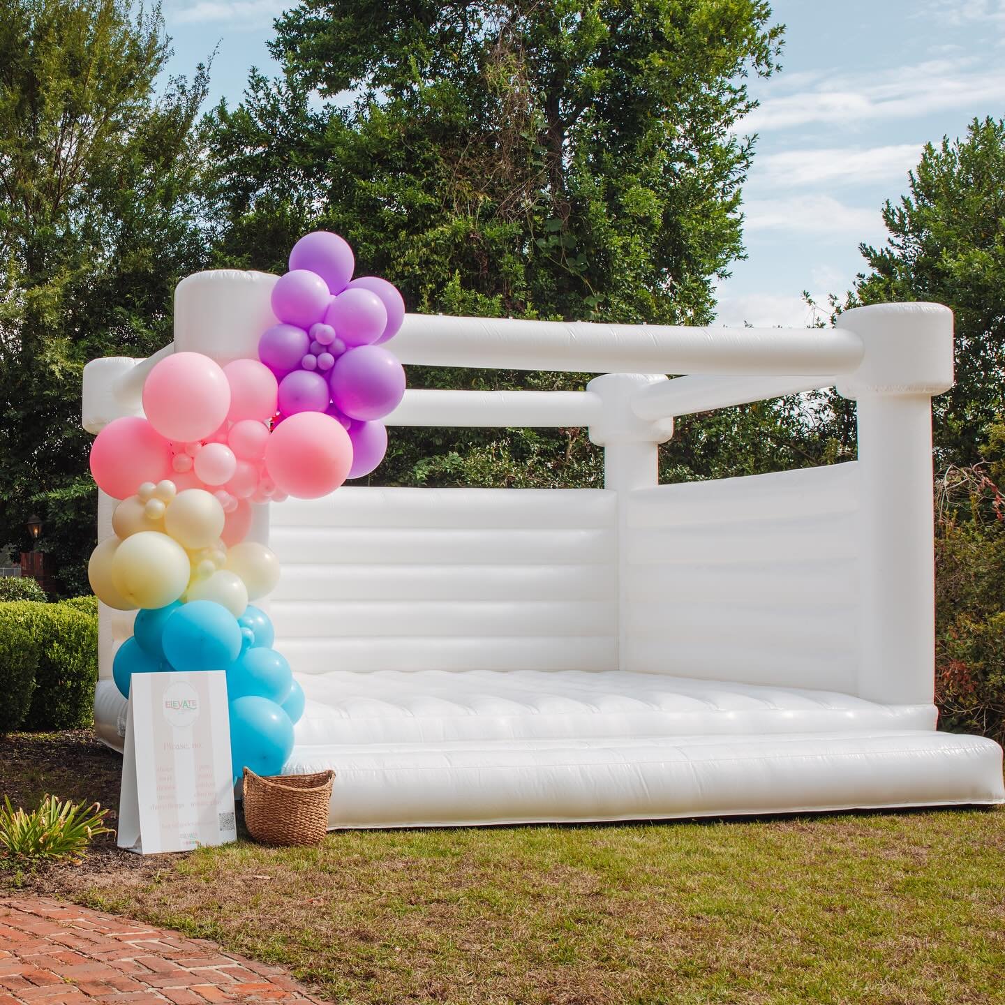 It&rsquo;s always a good day when you have colorful balloons &amp; a bounce house 🌞

Pictured:
-The Big White One
-The Big Balloon Garland ✨