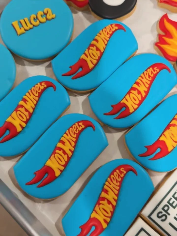 Passing through your feed with some recent cookie sets, so you don&rsquo;t forget about us 😉🤗

#customcookies #decoratedcookiesofinstagram #instabaking #bostonma