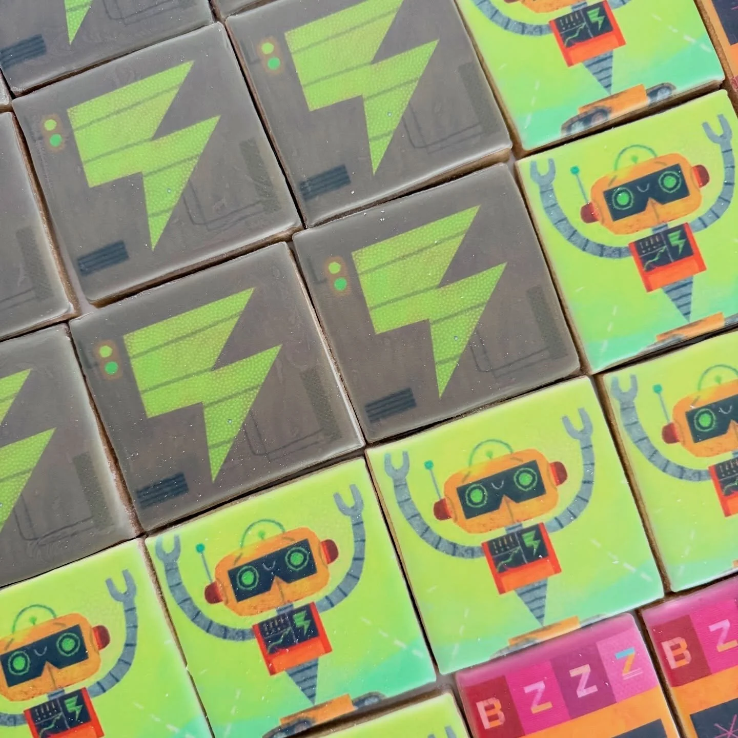 We had the sweetest time celebrating the launch of Whirby by local author Molly Harris 🥹📚✨

The kids also had the best time exploring Book Love @booklove_pinehills and loved the live reading! Creating custom cookies for this special event was truly