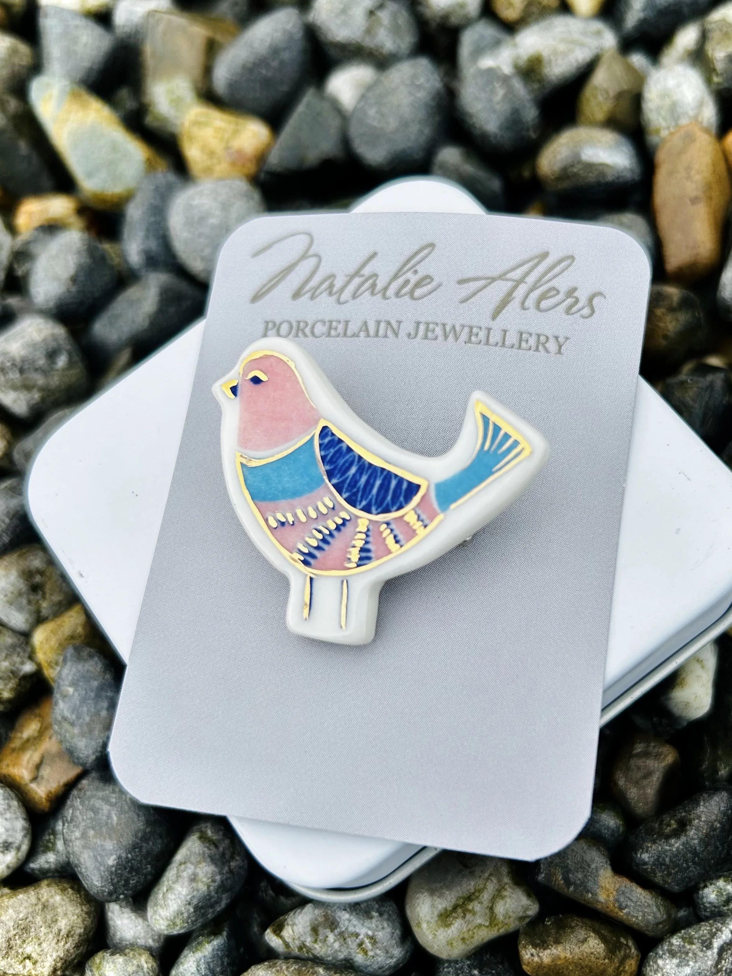 Croía birdie brooch, porcelain brooch, ceramic brooch, handmade jewellery, gift for her