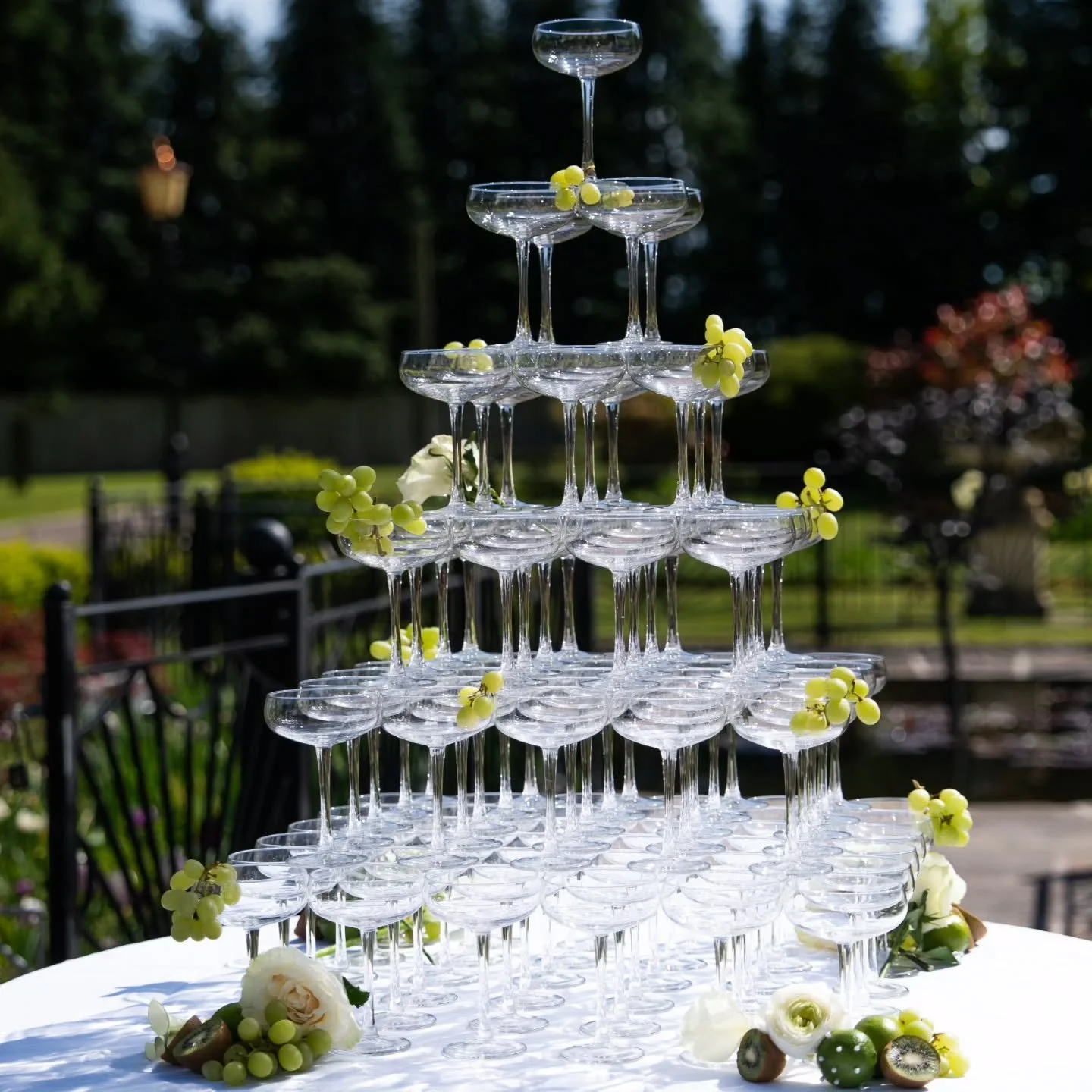 🥝🌿🍐 Little Tower Details 🥝🌿🍐

Incorporating the vibe and colour palette of your celebration into your tower is simple to do and creates BIG impact. 

We can work with your florist to include a few extra blooms to match bouquets and table settin