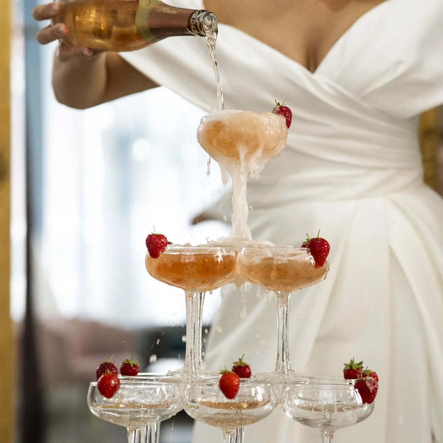 There are so many creative ways to style up your celebration tower! 🥂 It all depends on the vibe of your day. We're here to ensure whatever you choose compliments your colour scheme and personality! This was a Pink Prosecco tower with each glass ado