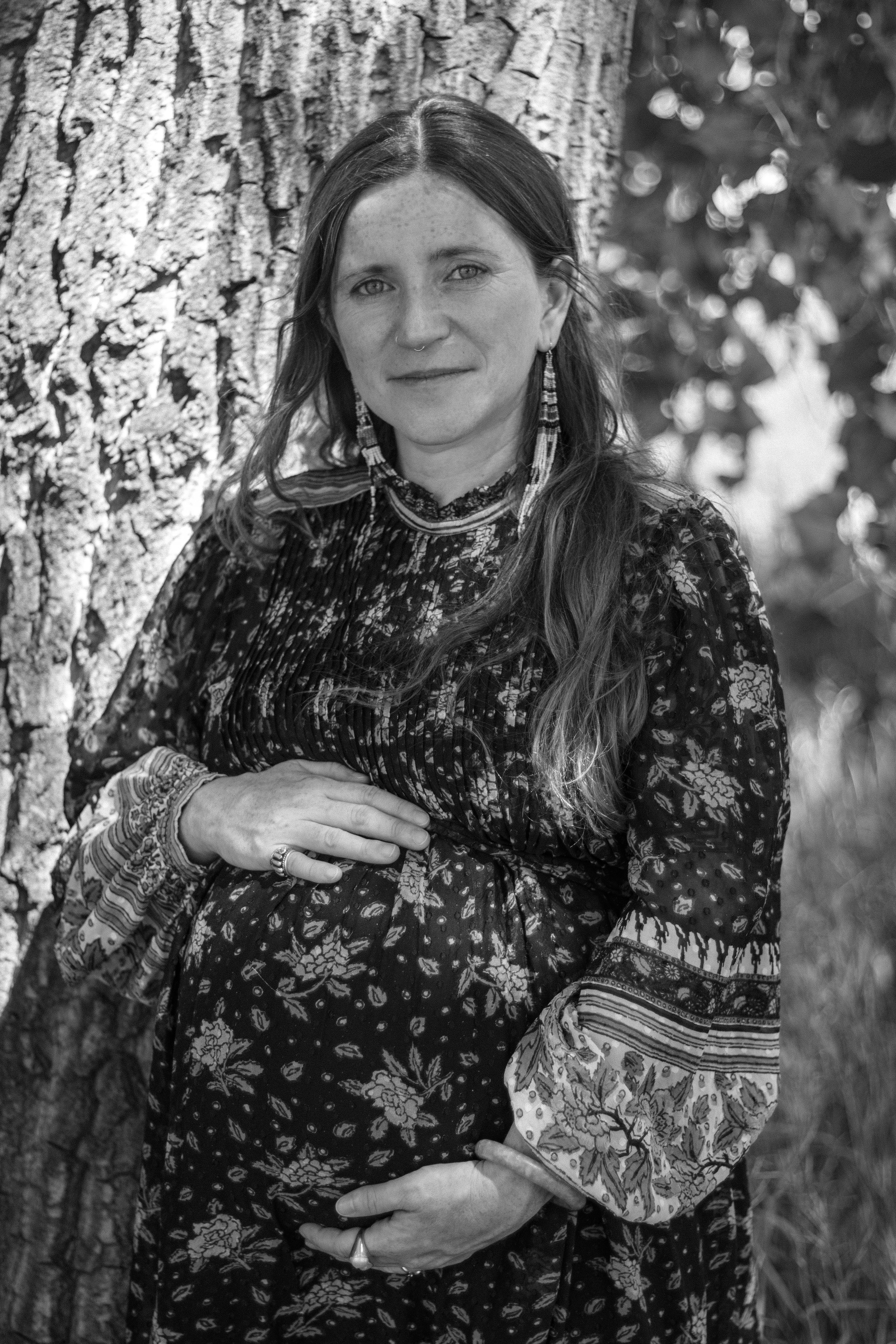 Jen.maternity.2025.bw.80-4.jpg