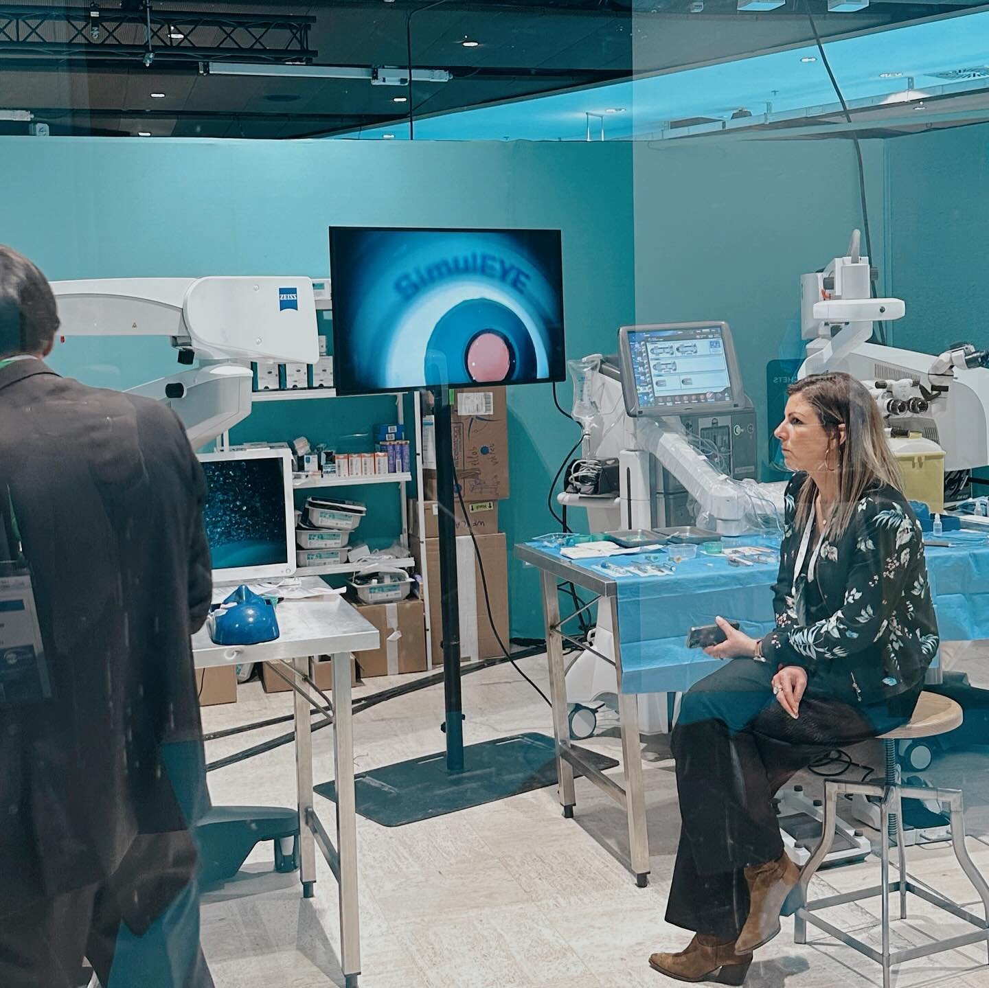 At SimulEYE, our commitment to excellence ensures that surgeons and students have access to cutting-edge simulation models that enhance their skills and confidence in complex procedures. By utilizing our eye models, practitioners can practice with pr