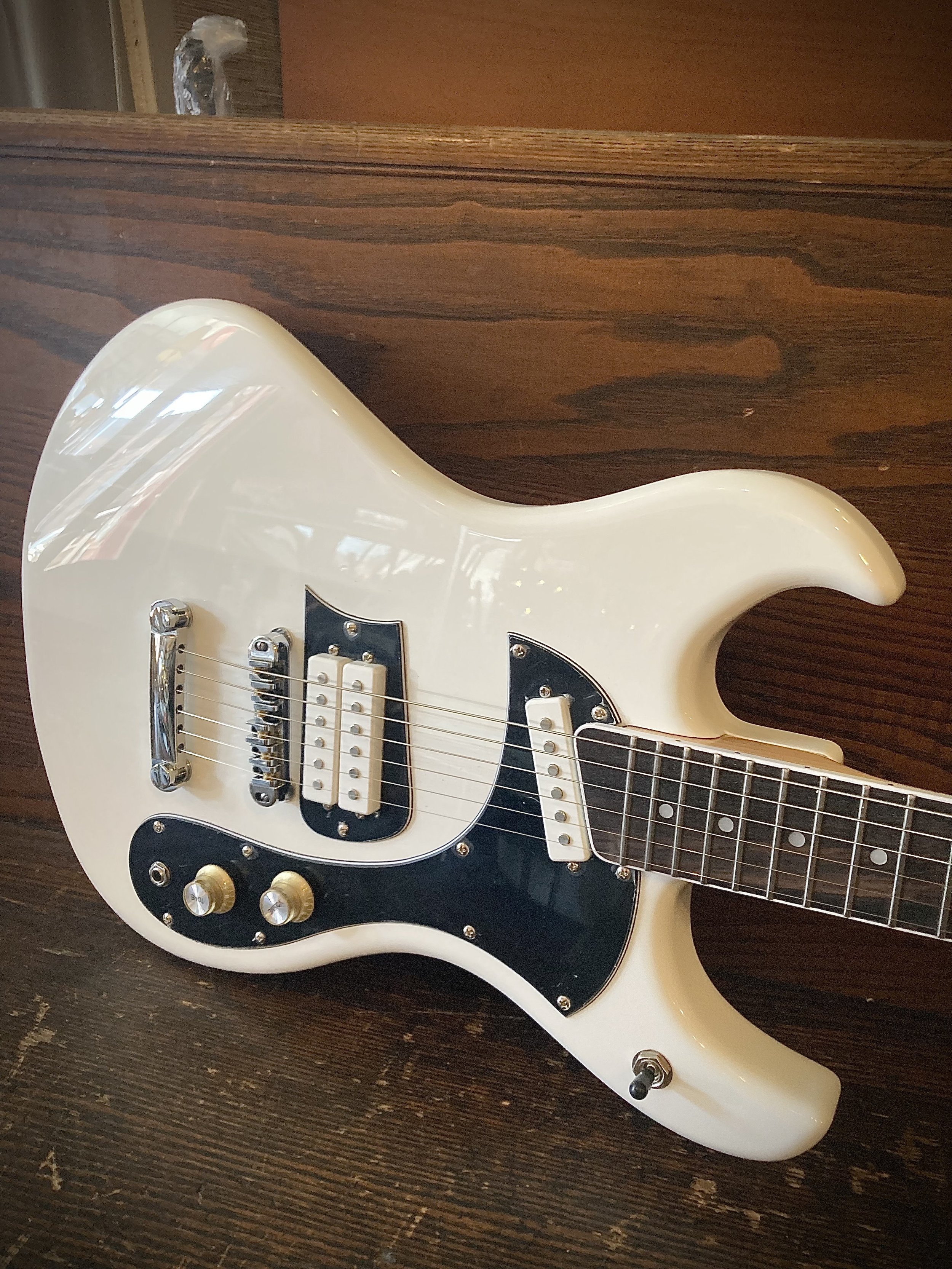DiPinto Guitars — Custom Safari Line Guitars DiPinto Guitars — Custom Safari Line Guitars