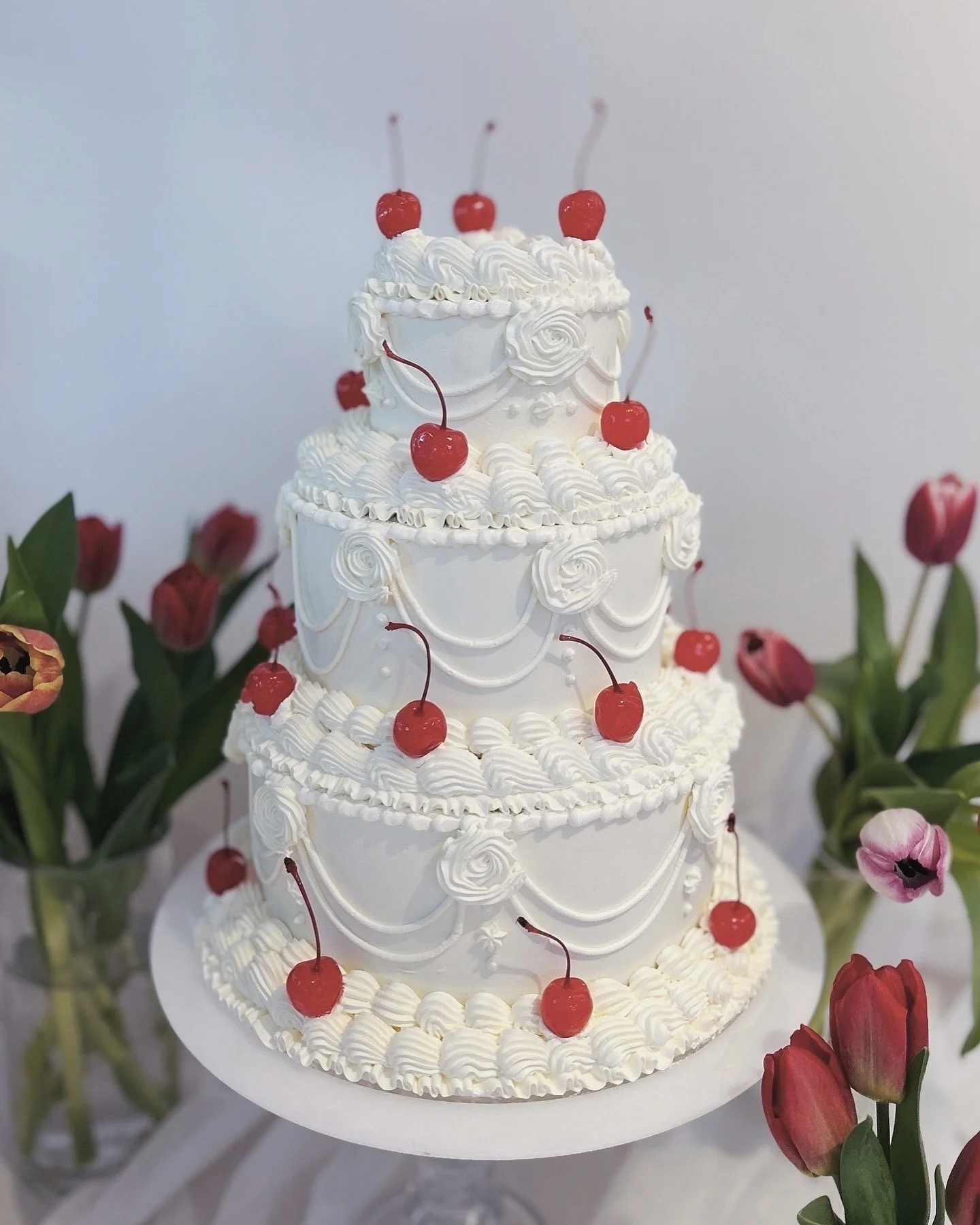 Lambeth wedding cake Bristol
Vintage wedding cake Bristol
Tara Katie Cakes