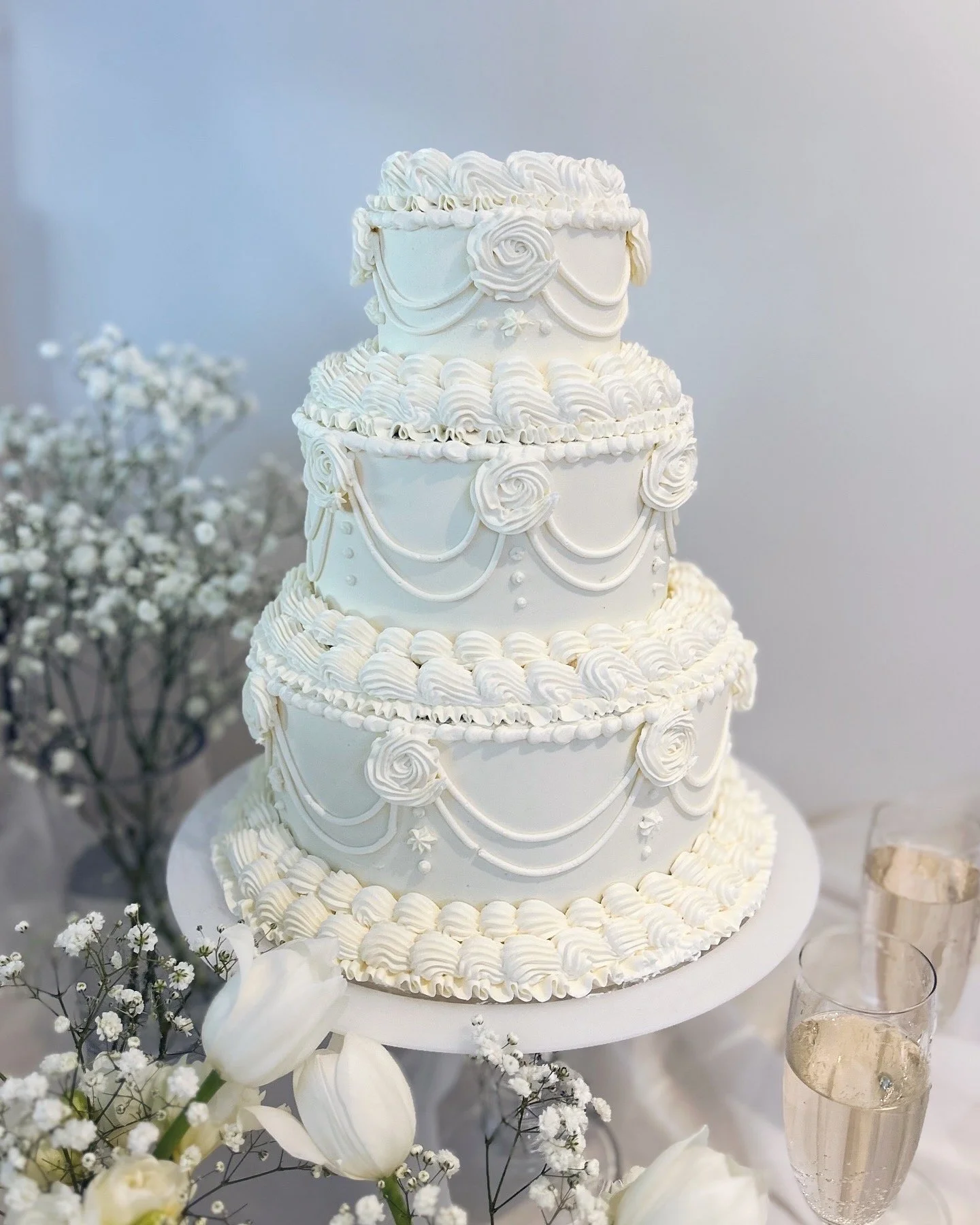 Lambeth wedding cake bristol
Vintage wedding cake Bristol
Tara Katie Cakes