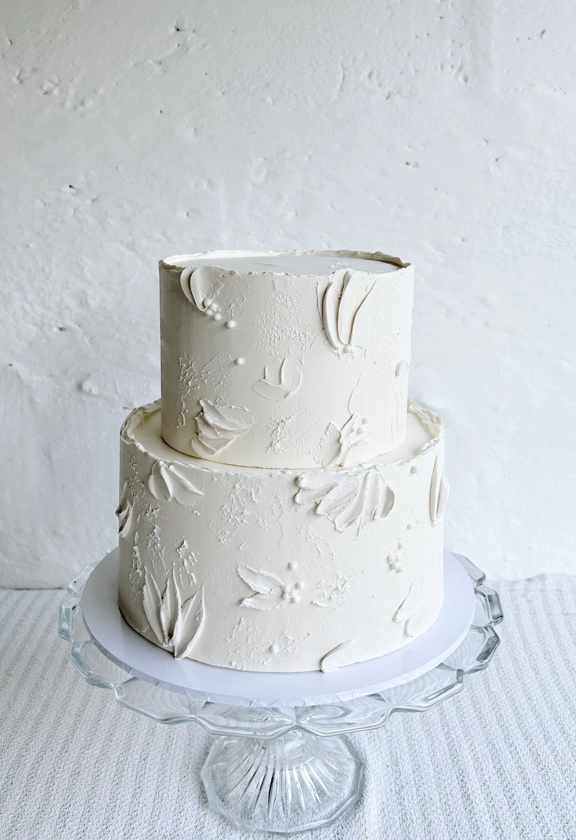 Rustic white wedding cake
Tara Katie Cakes
Wedding cakes Bristol