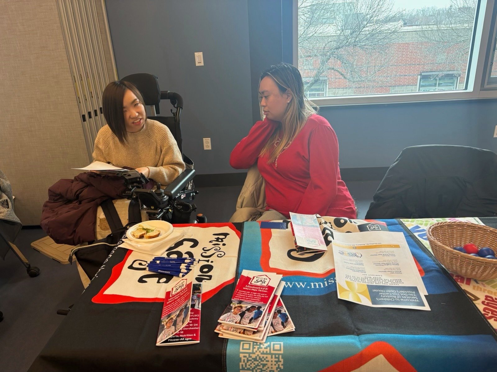 Last Thursday, MissionSAFE was honored to be invited to table at the Franklin Cummings Tech Resource Fair. Because of your support, our social work interns and the rest of our team were able to connect with students, essential services, local organiz