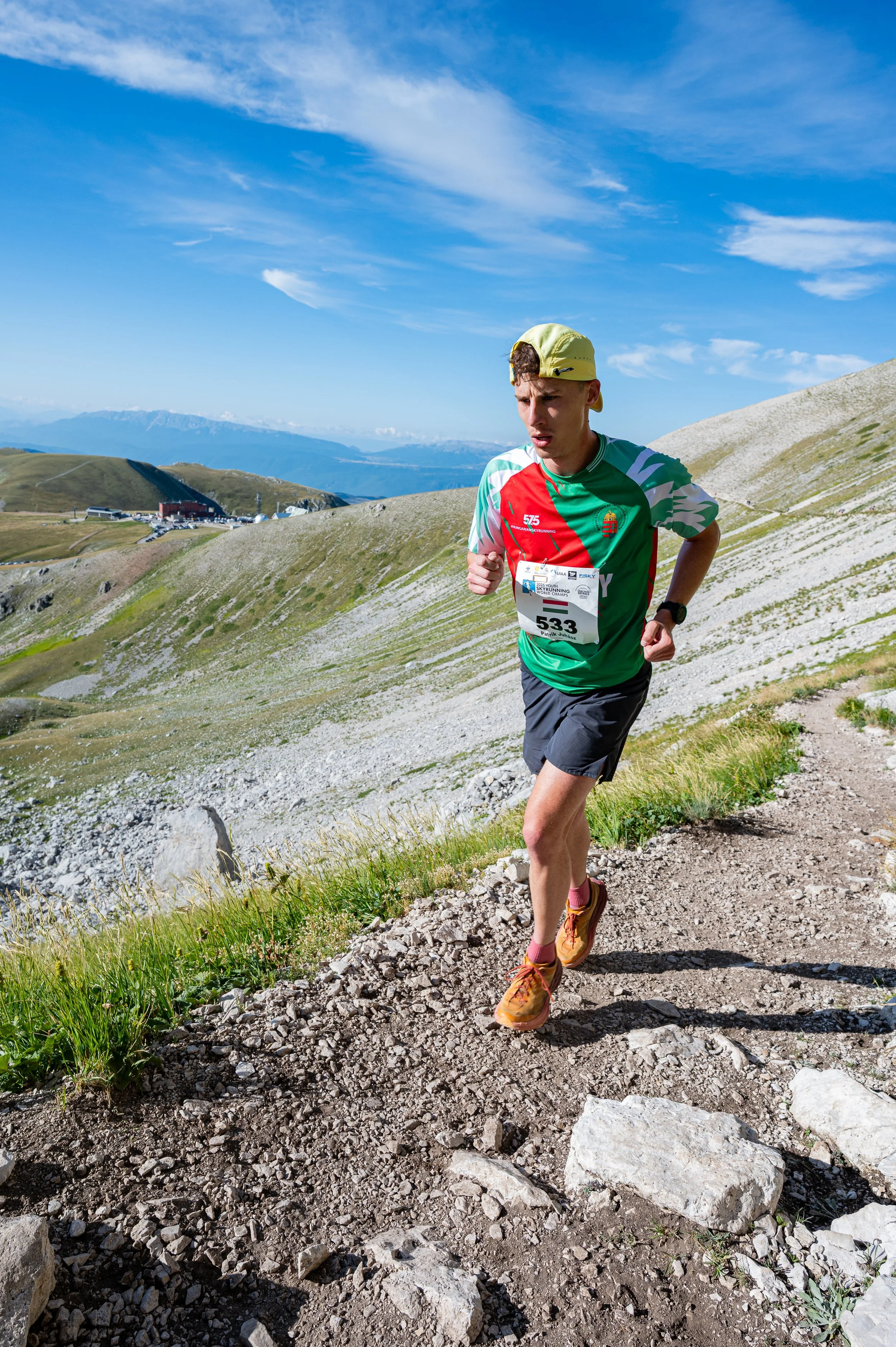 Trail runner in the middle of a skyrace