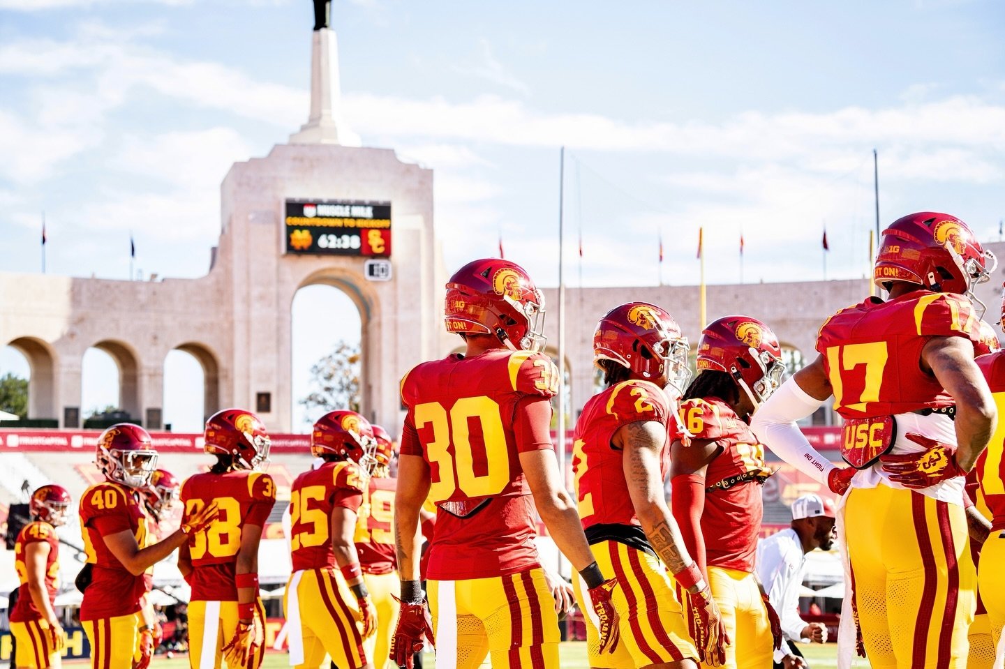 last one🥹🥹

thank you @usc_athletics and @uscfb for an incredible past 3 years❤️💛

#fighton