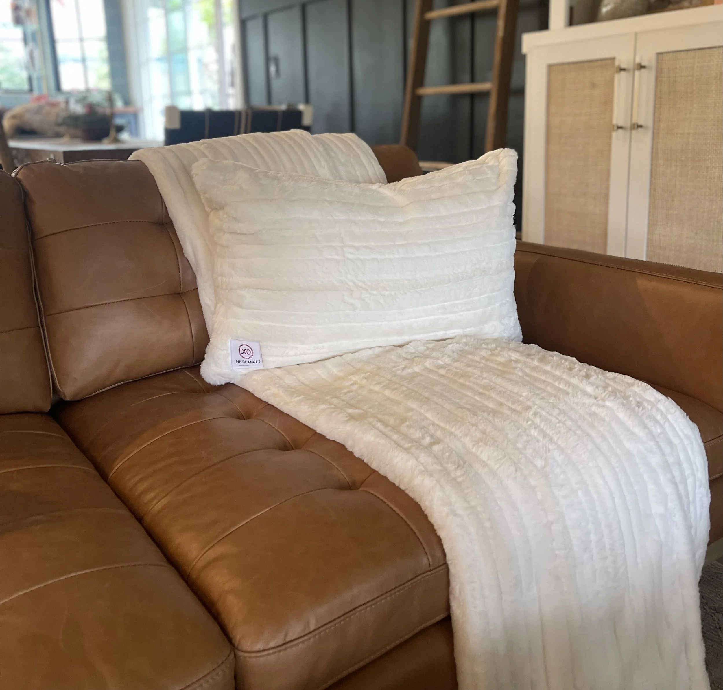 Best luxury cream blanket