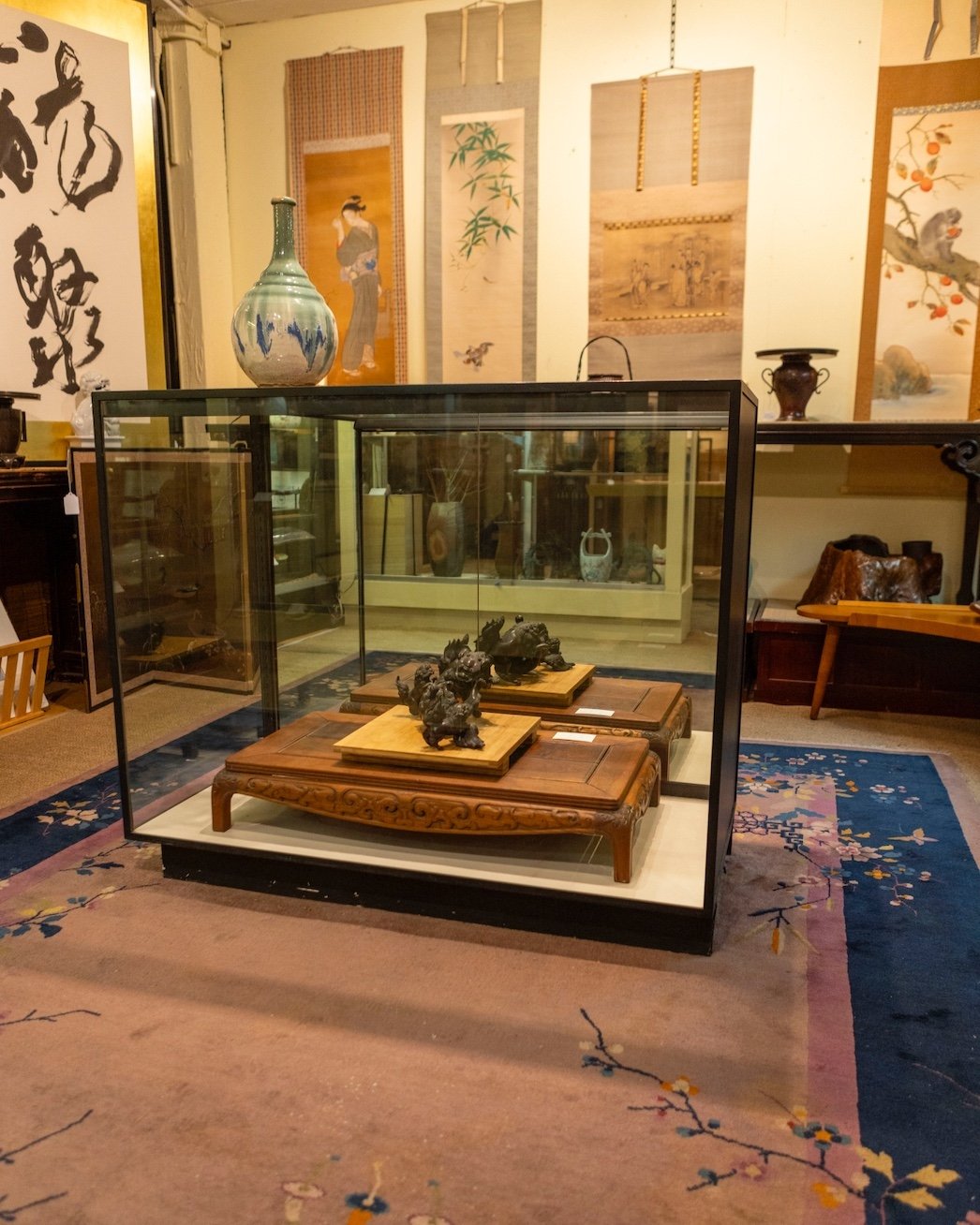 One thing we love about #antiques is that they help preserve history across cultures and give old items a new lease on life. 🏺 What do you love about antiques? Tell us in the comments! 👇⠀
⠀
#ShopVintage #AntiqueShop #AntiqueCenter #Japaneseantiques