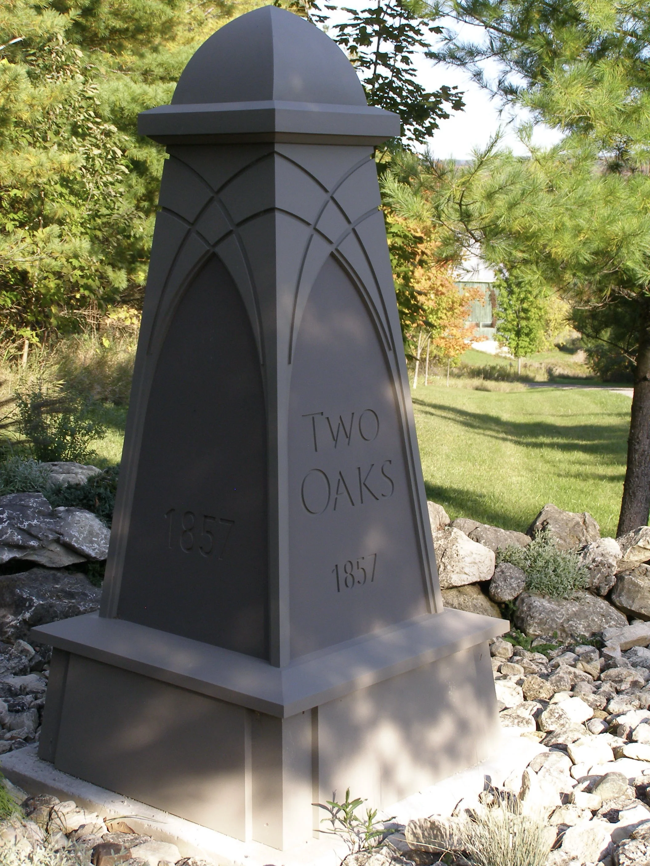 Conceived as a quiet landmark, the work establishes a sense of arrival and belonging through its connection to place.