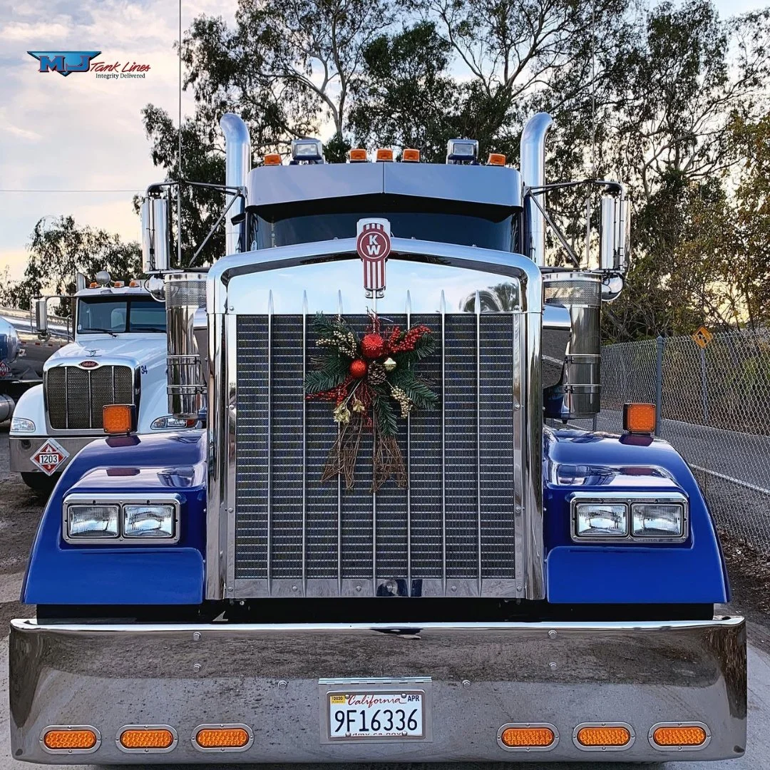 Oldie but goodie. ✨

Some things never change. Chrome noses and Christmas spirit. 🎄

#ChristmasOnChrome #OldieButGoodie #DriveMJTankLines