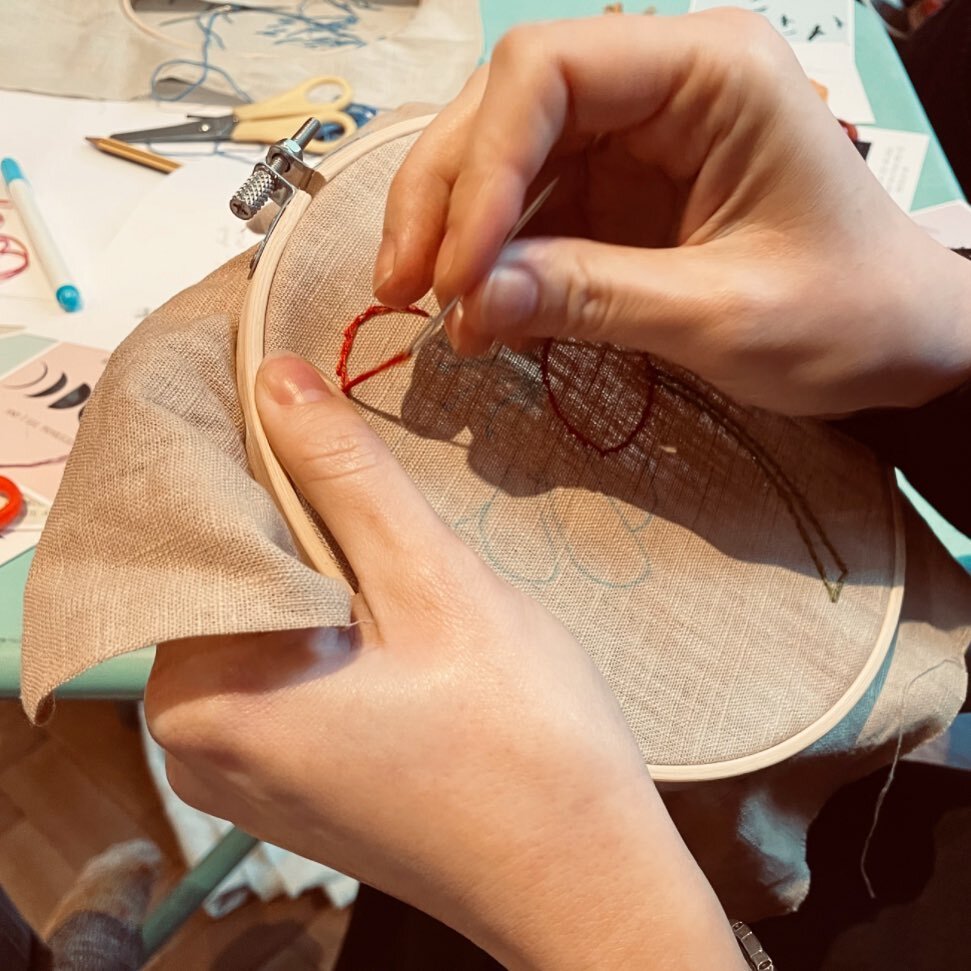 Exciting news! In exactly a week I will be running a Mindful Embroidery workshop (for adults but older kids and teens also welcome) at The Lab E20! 

Join me for #Londoncraftweek to learn a range of embroidery stitches, and find out about the benefit
