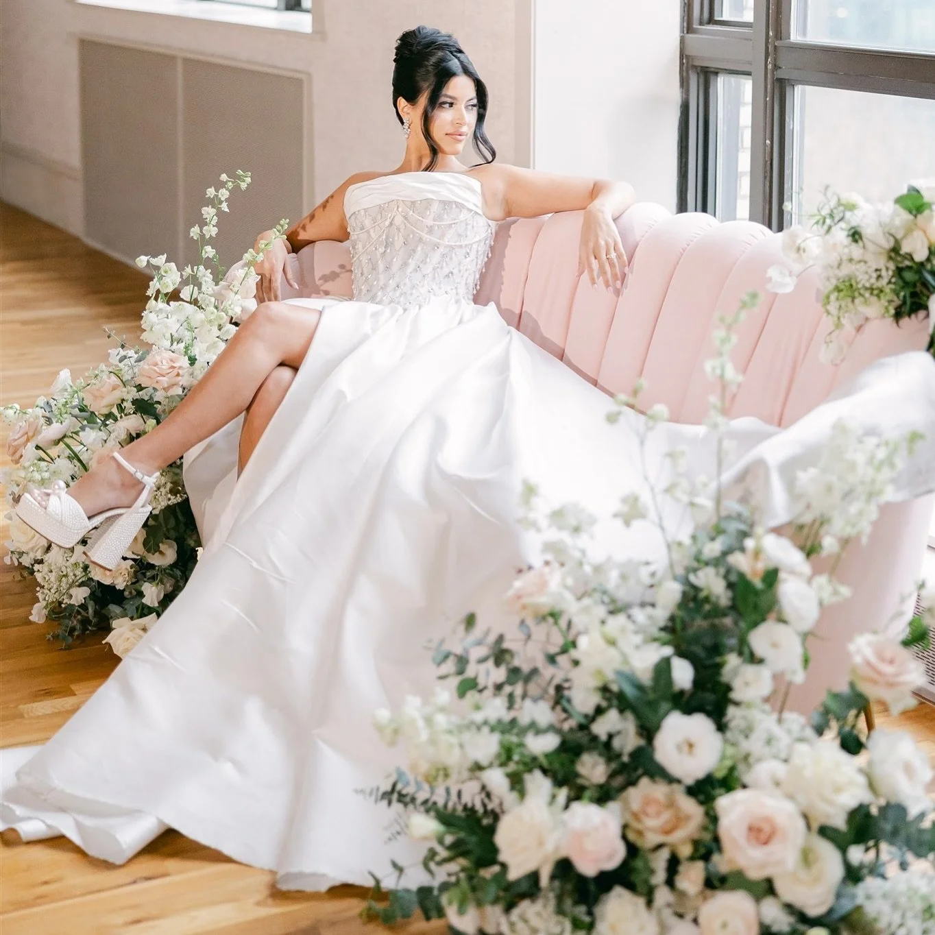 Current obsessions:
&bull; City lofts 
&bull; Lush florals 
&bull; Mini cakes
&bull; Gowns dripping in jewels 

Planning x Design: @forlifeseventures 
Venue: @ghonthepark 
Content Creator: @sobridalsocial 
Photographer: @ayenianour 
Videographer: @he